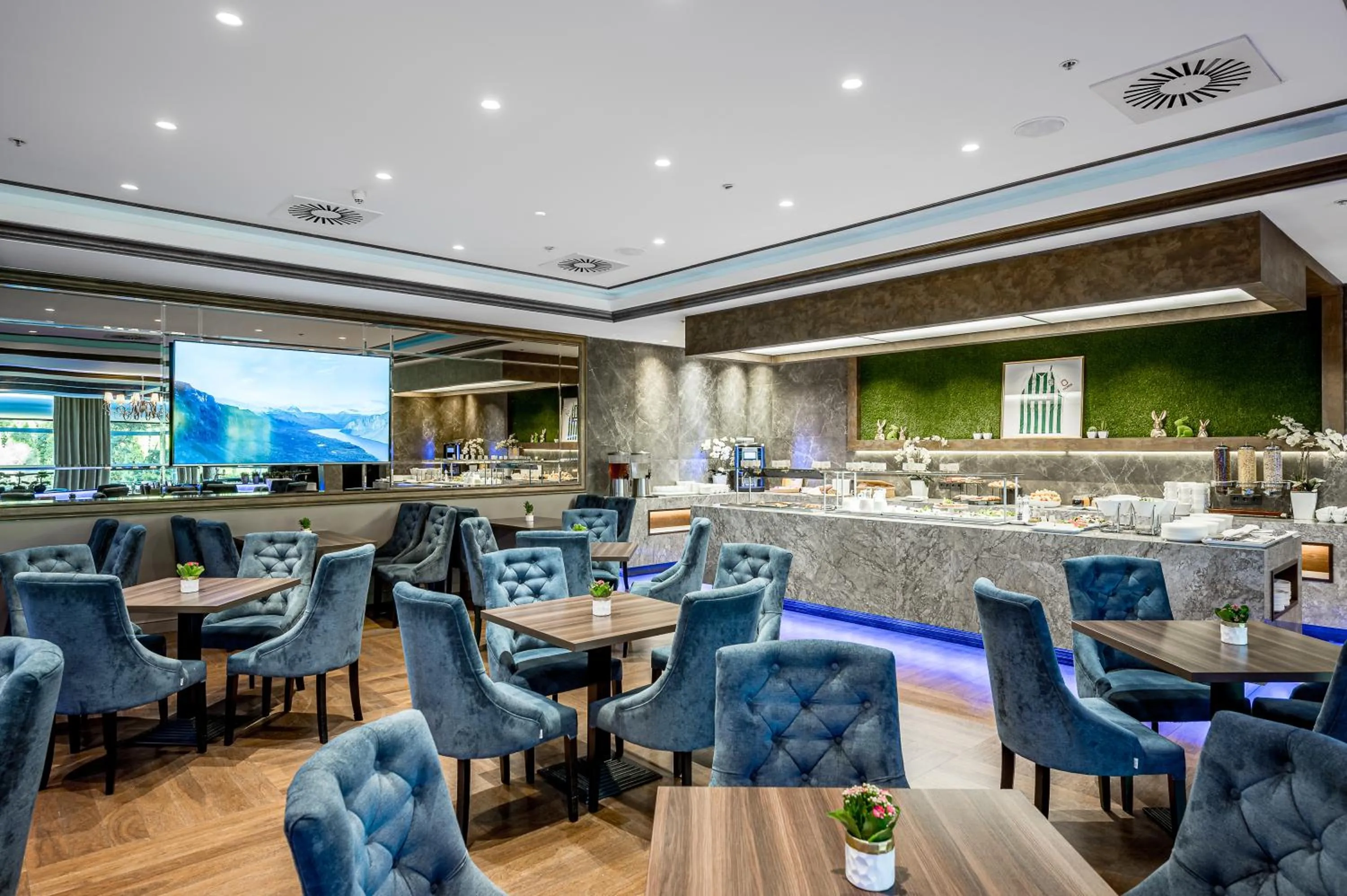 Restaurant/places to eat in VILNIUS PARK PLAZA HOTEL, Restaurant & Terrace, Panorama Bar, Conference & Banquet Center