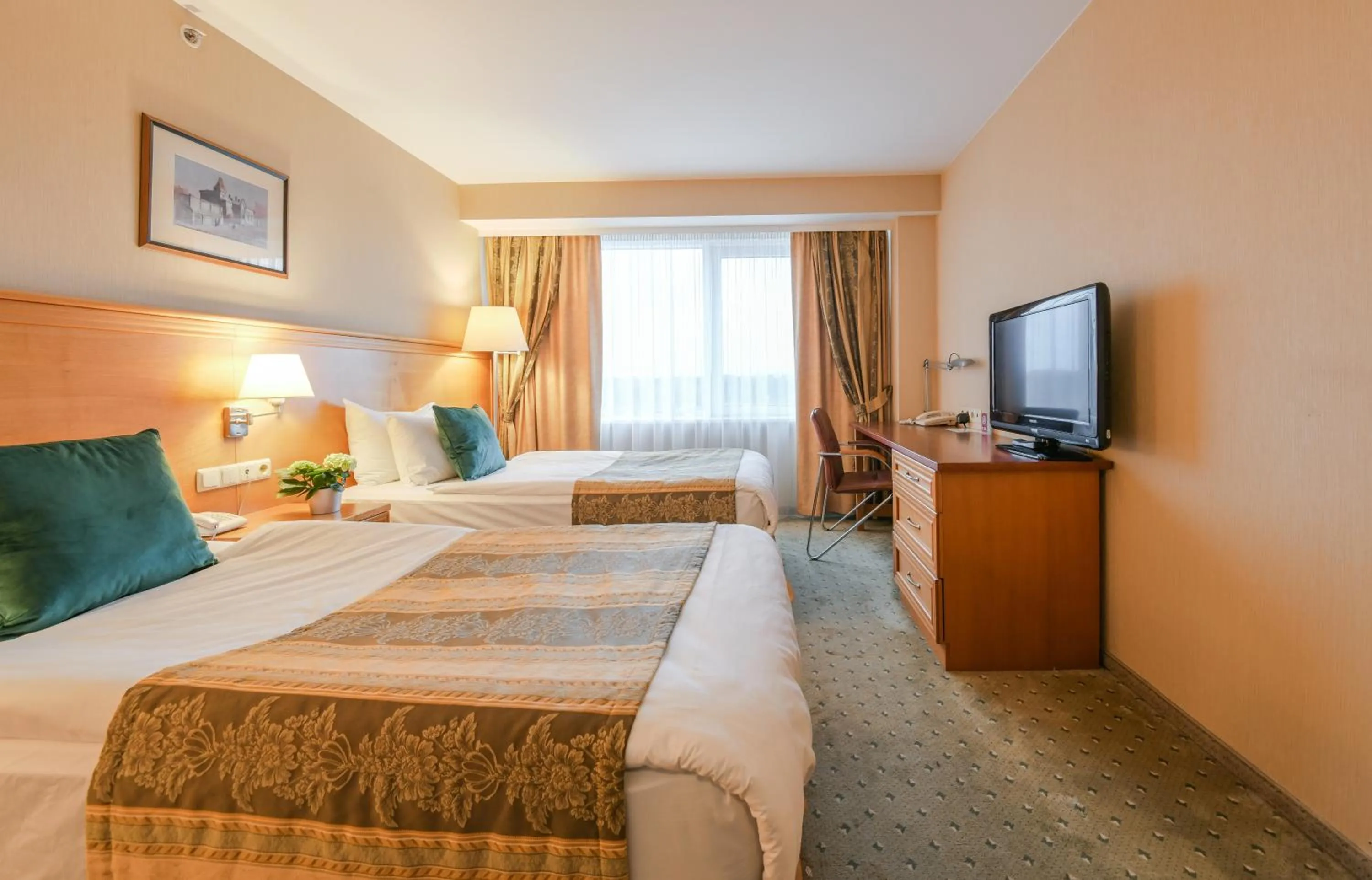 Bed in VILNIUS PARK PLAZA HOTEL, Restaurant & Terrace, Panorama Bar, Conference & Banquet Center