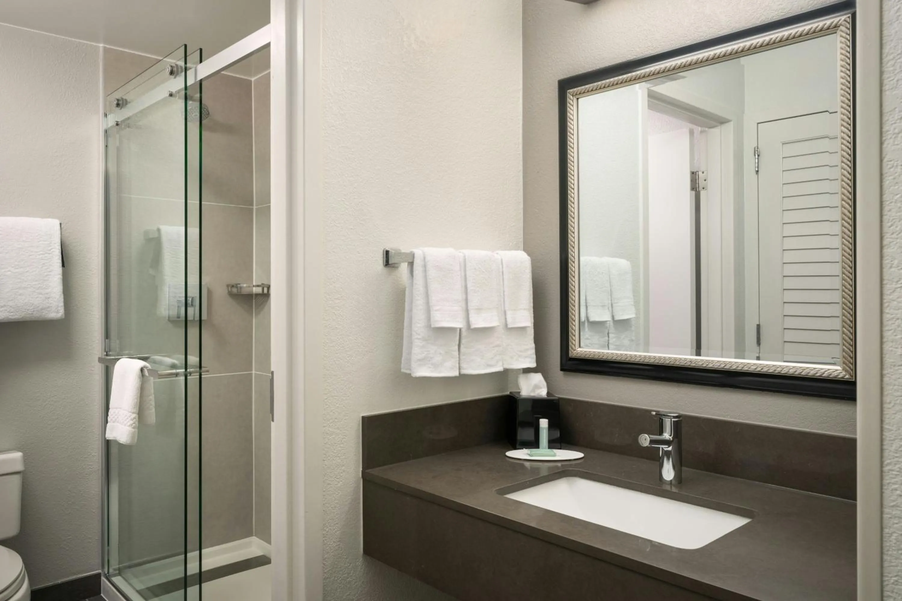 Bathroom in Courtyard Melbourne West