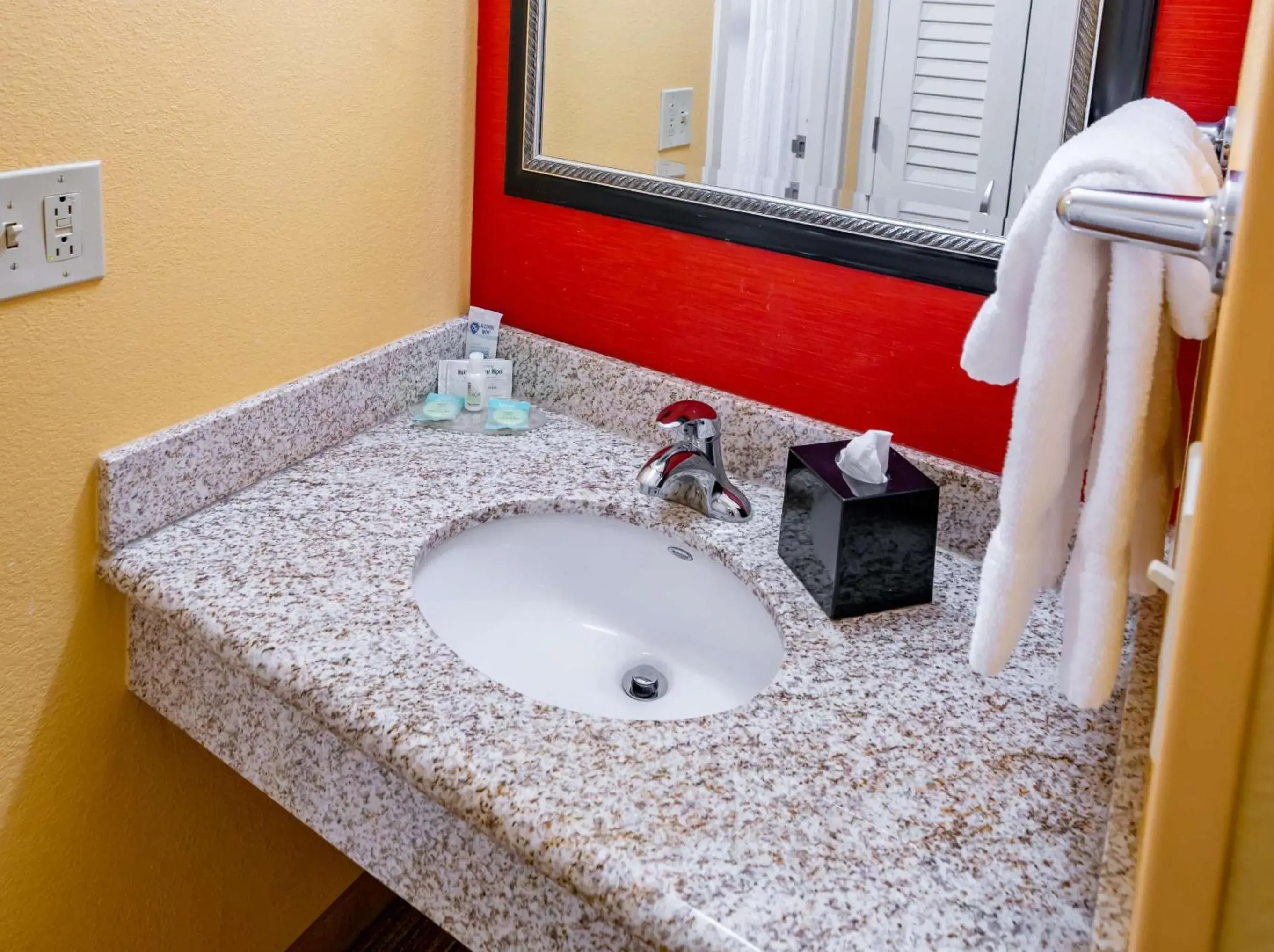 Guestroom King with Sofabed in Sonesta Select Bettendorf Guestroom King with Sofabed in Sonesta Select Bettendorf