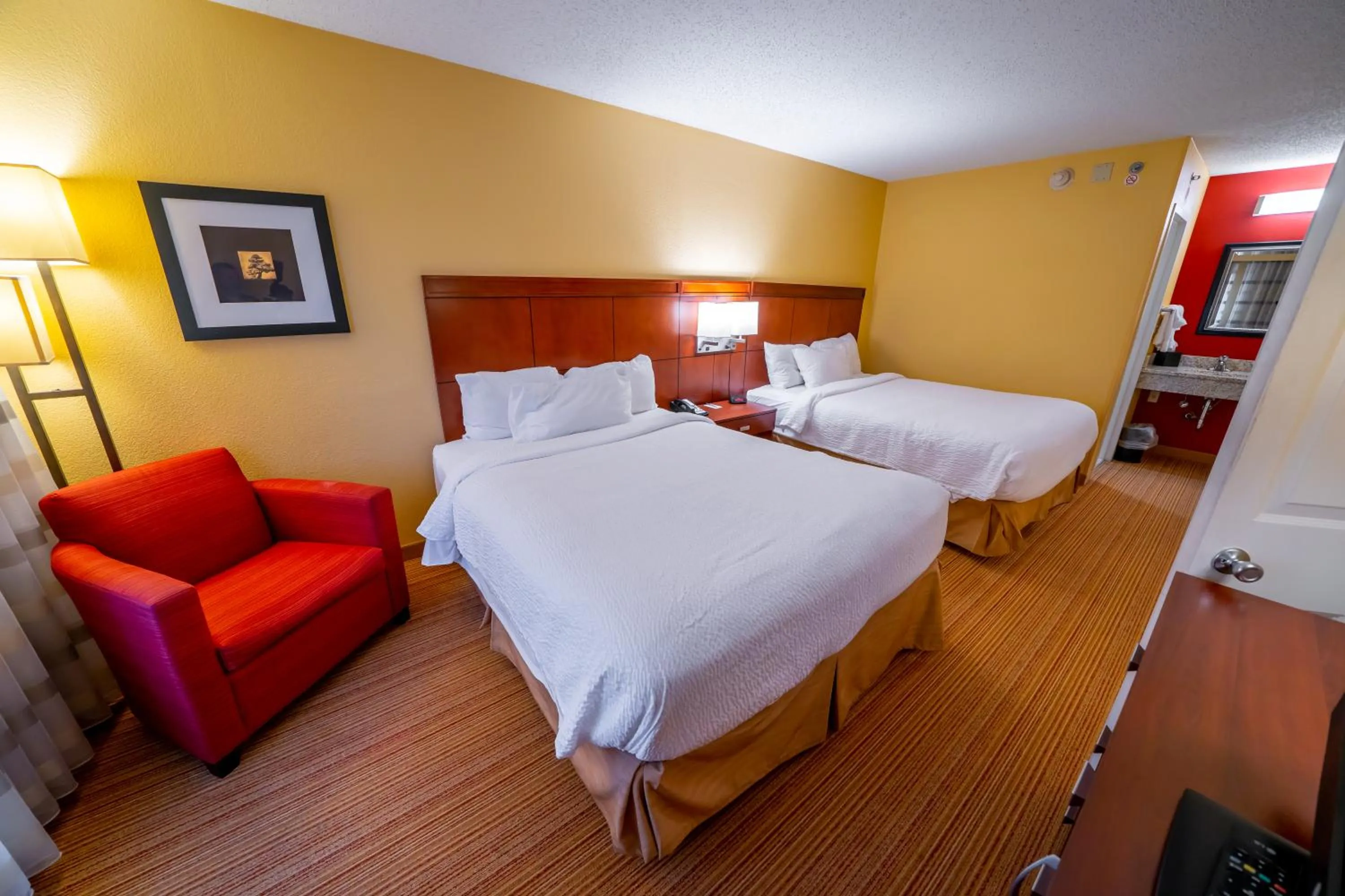 Bed in Sonesta Select Bettendorf