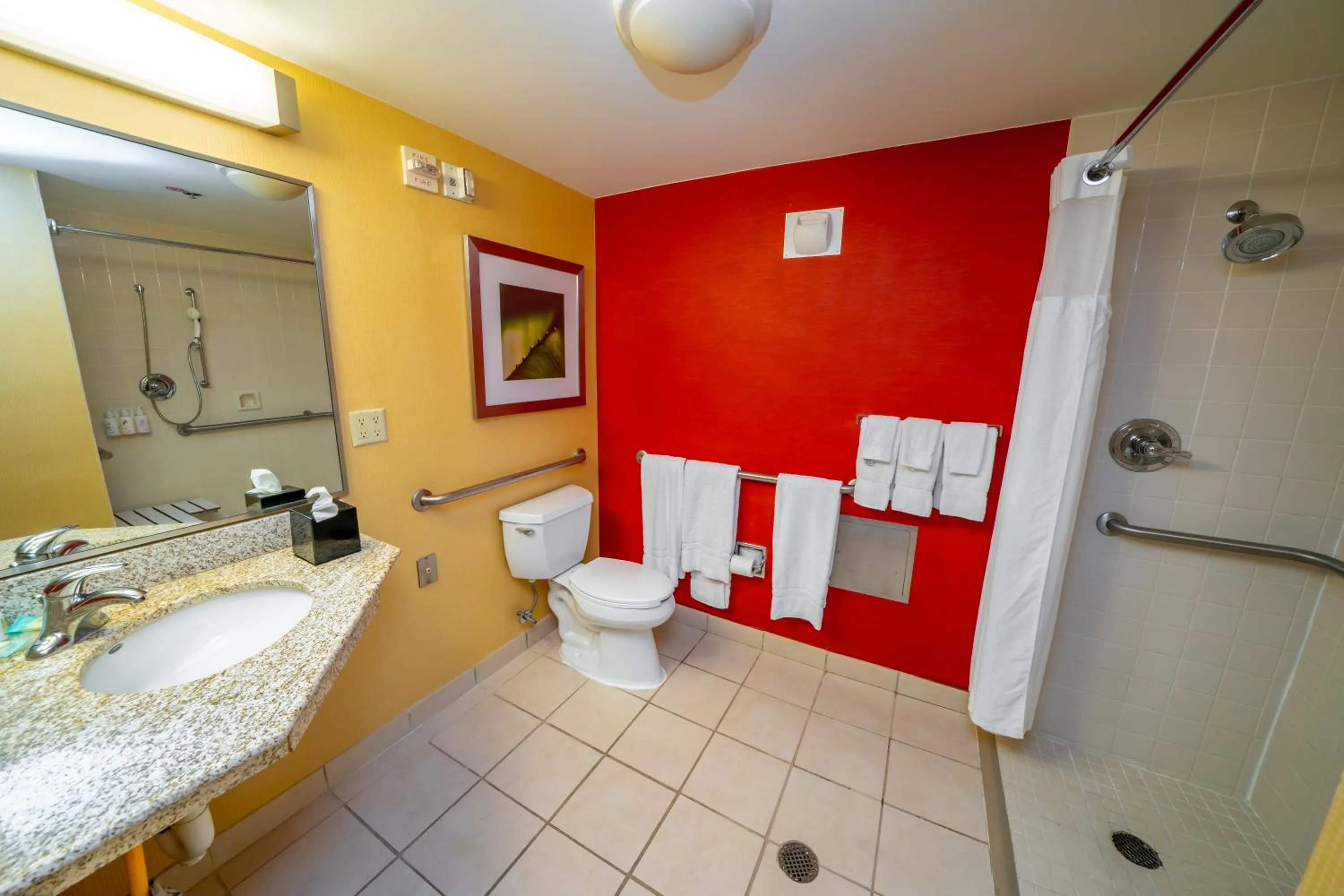 Shower in Sonesta Select Bettendorf