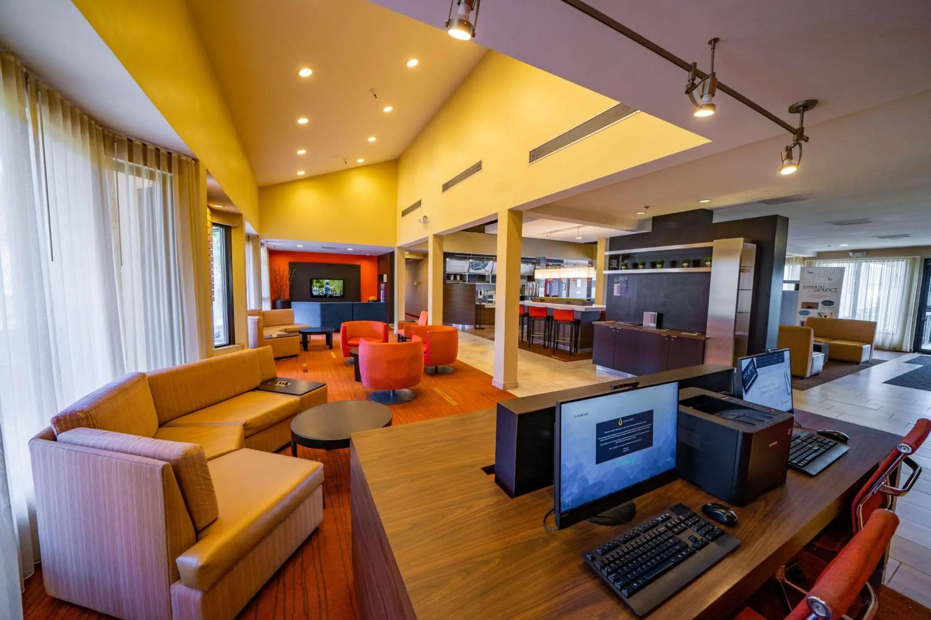 Lobby or reception in Sonesta Select Bettendorf Lobby or reception in Sonesta Select Bettendorf