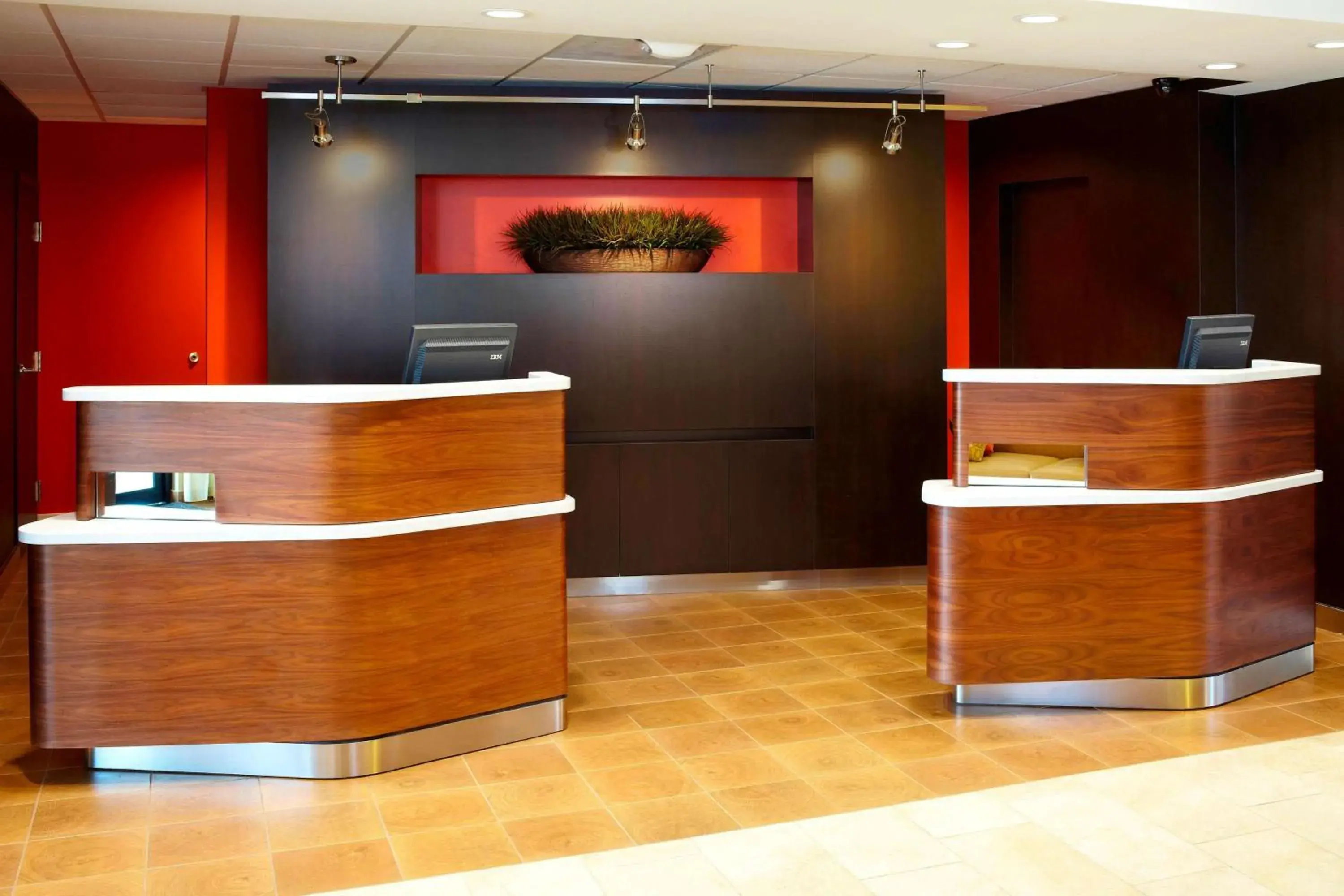 Lobby or reception in Sonesta Select Bettendorf Lobby or reception in Sonesta Select Bettendorf
