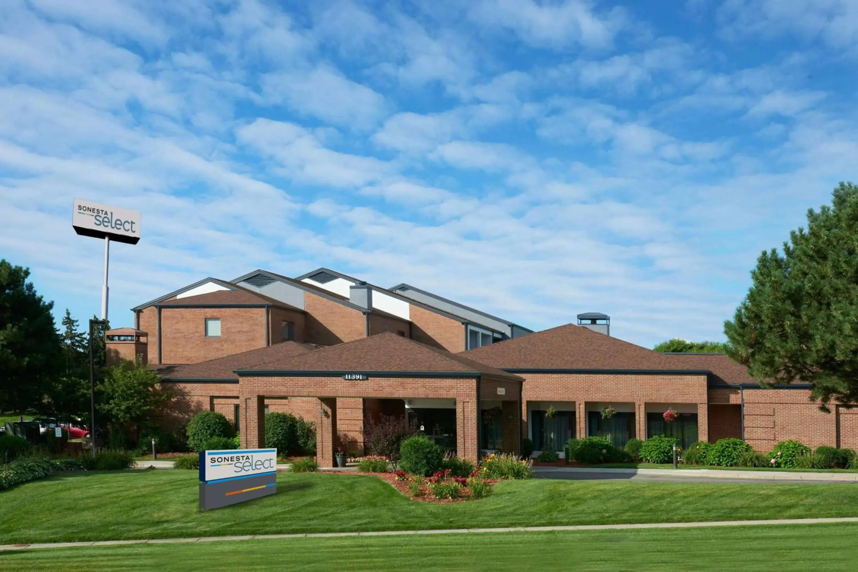 Property building in Sonesta Select Minneapolis Eden Prairie Property building in Sonesta Select Minneapolis Eden Prairie