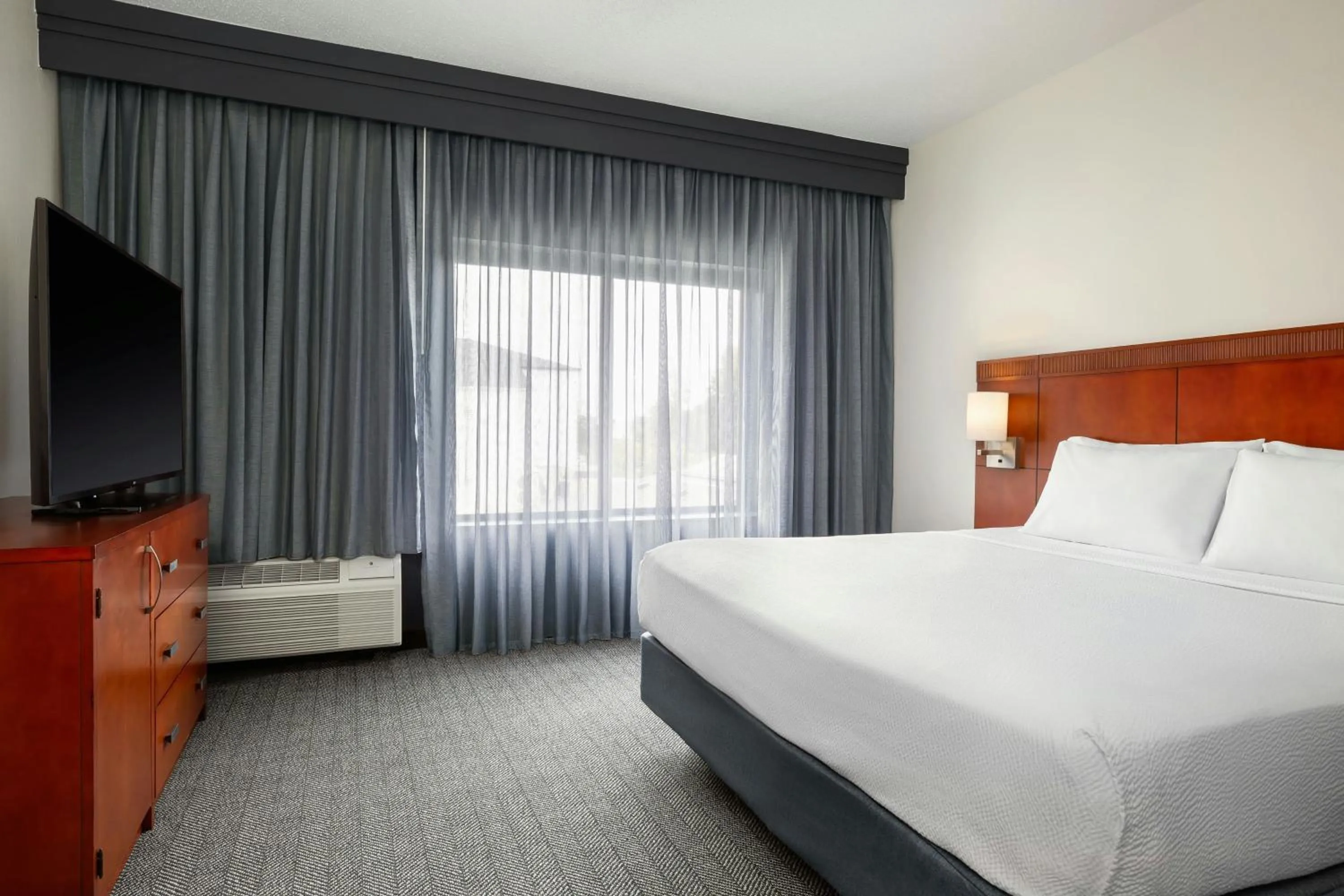 Bedroom, Bed in Courtyard by Marriott Minneapolis-St. Paul Airport
