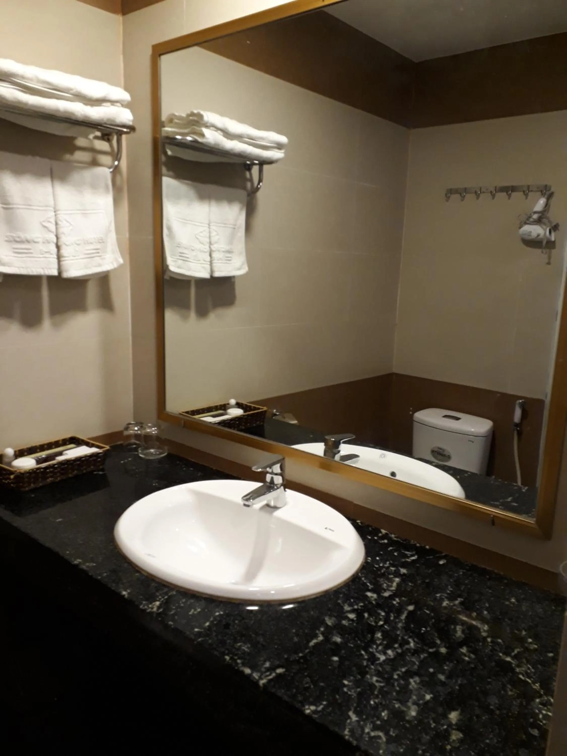 Song Huong Hue Hotel
