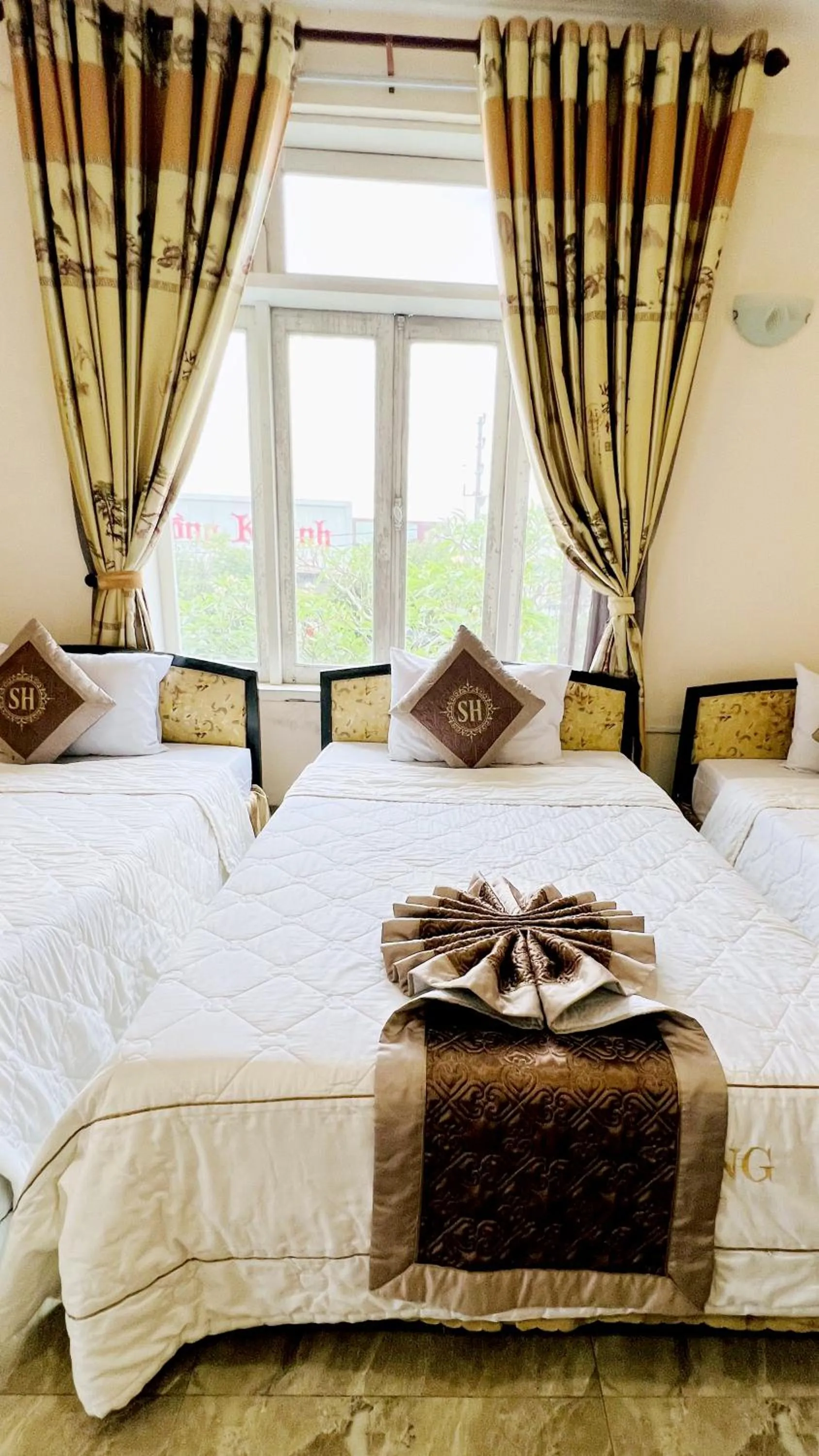 Bed in Song Huong Hue Hotel