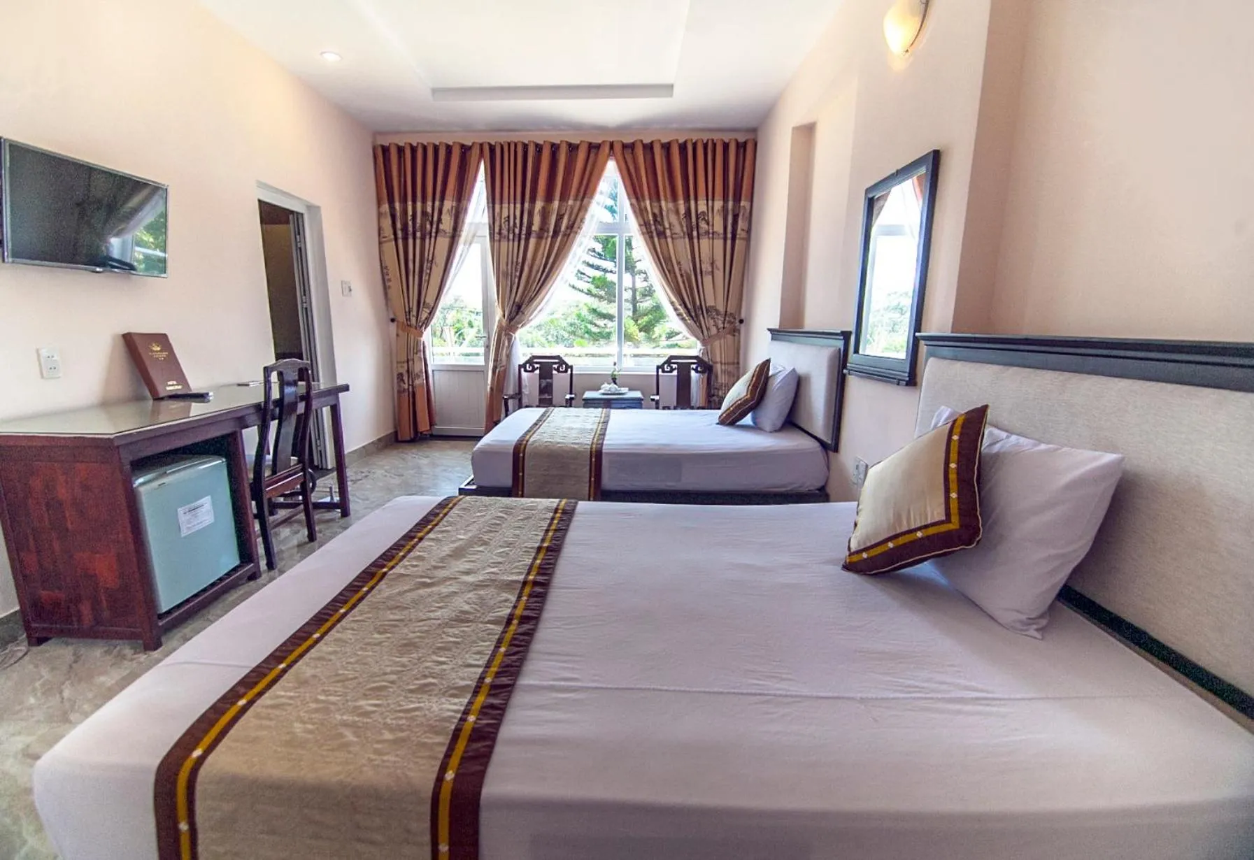 Bed in Song Huong Hue Hotel