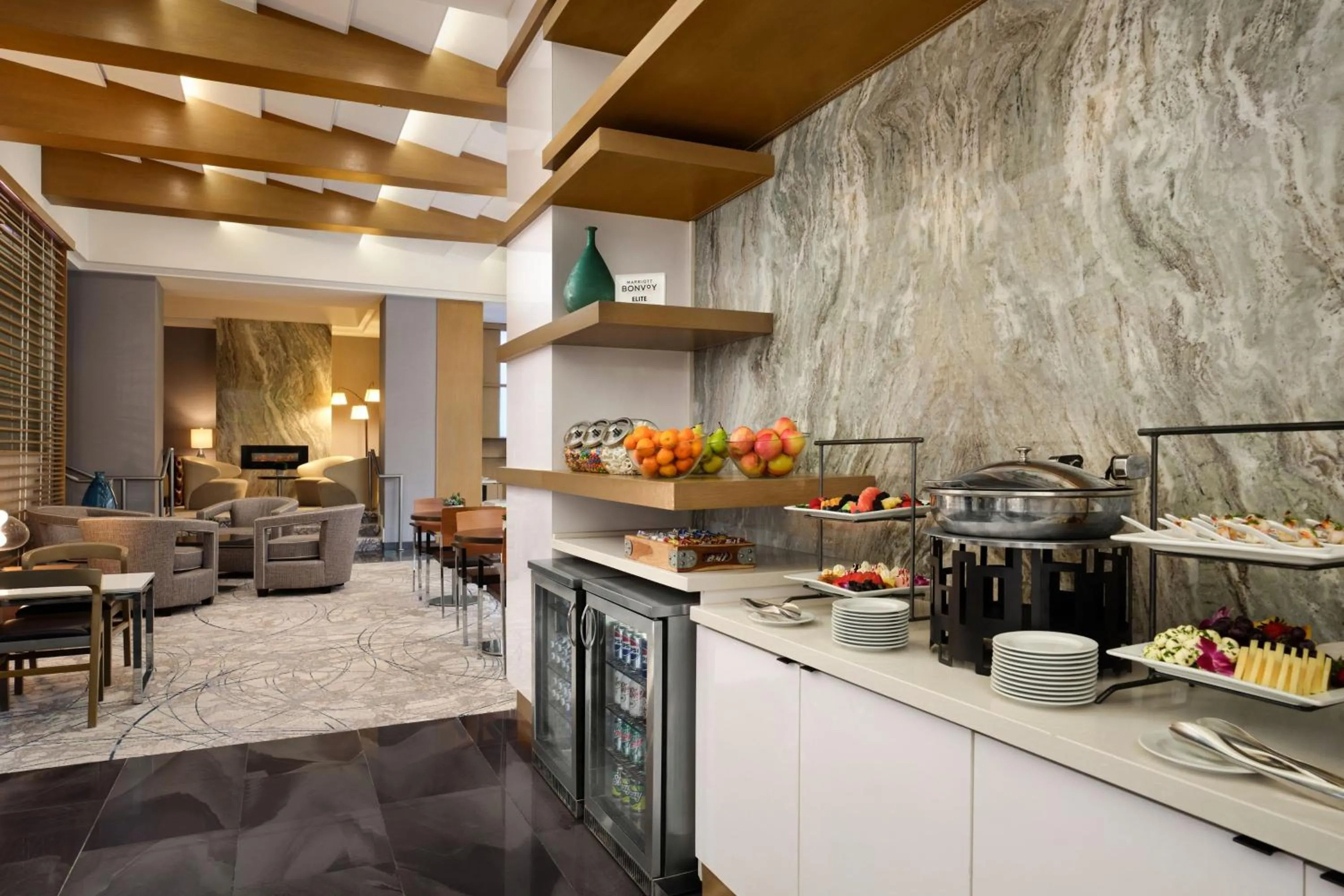 Lounge or bar in Minneapolis Marriott Southwest