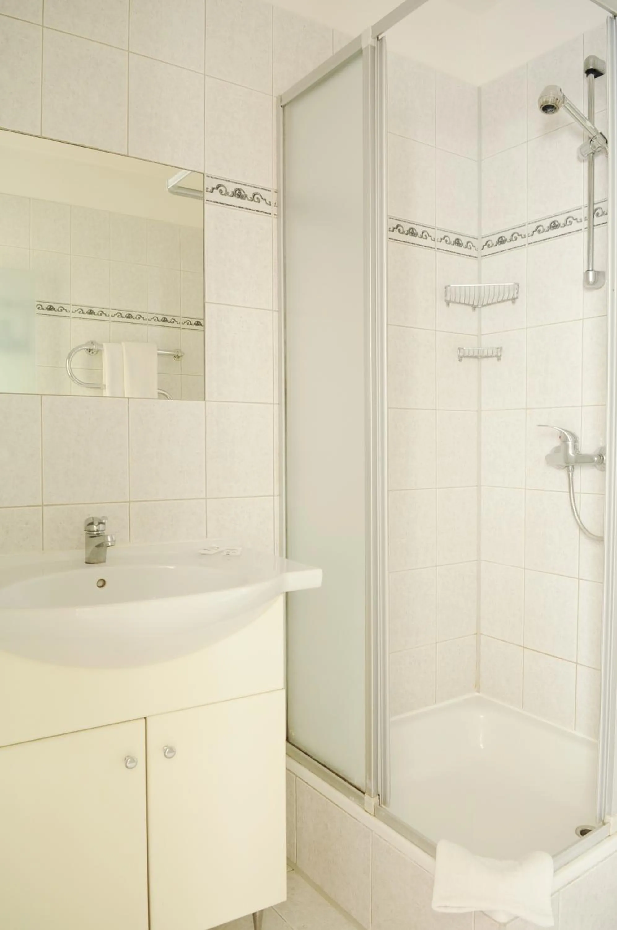 Shower in Amicus Hotel