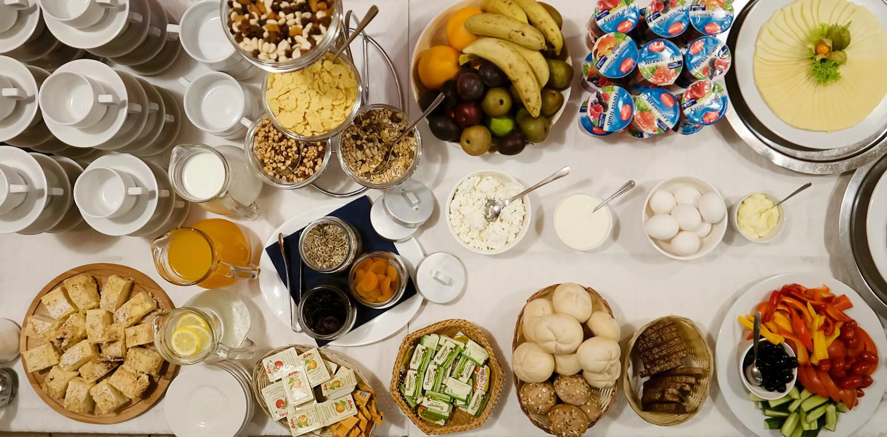 Buffet breakfast in Amicus Hotel