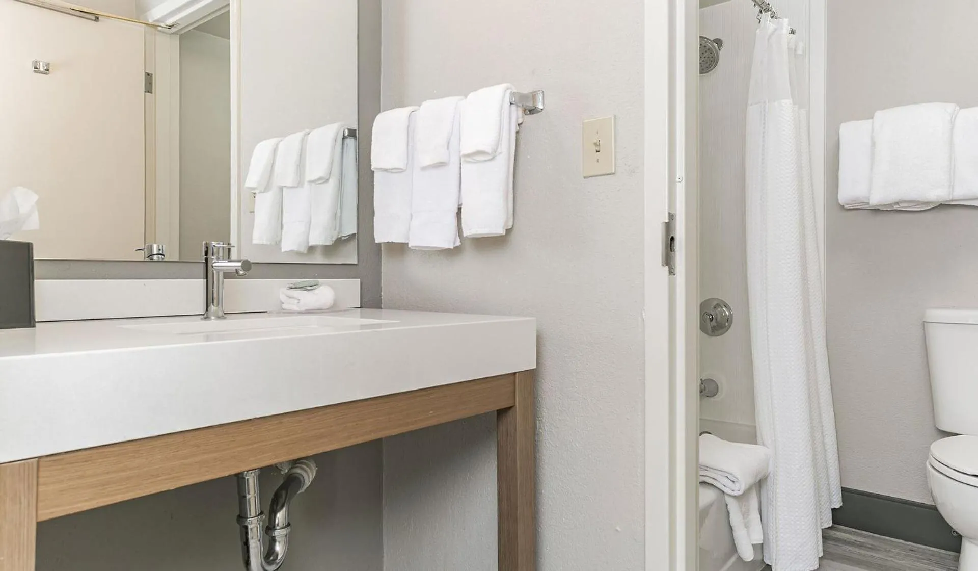 Bathroom in Courtyard Hampton