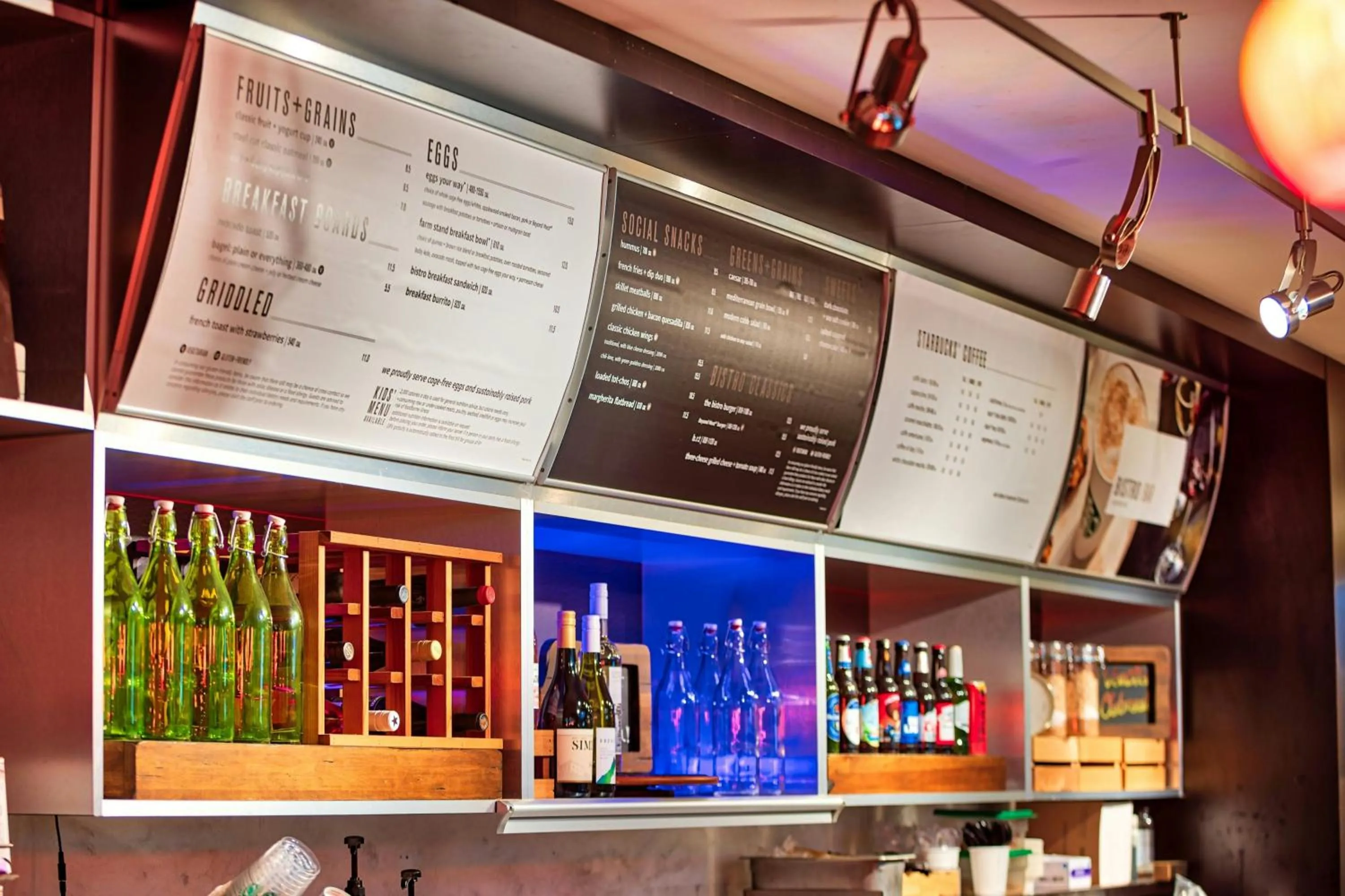 Restaurant/places to eat in Courtyard Hampton