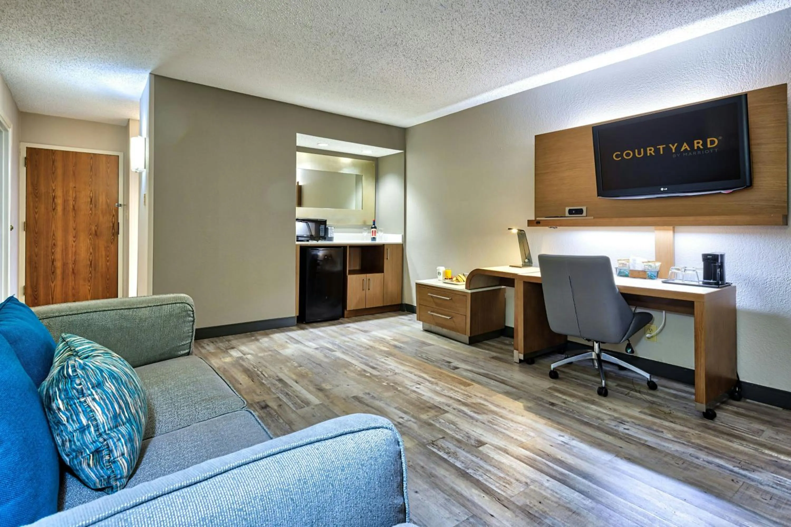 Living room in Courtyard Hampton