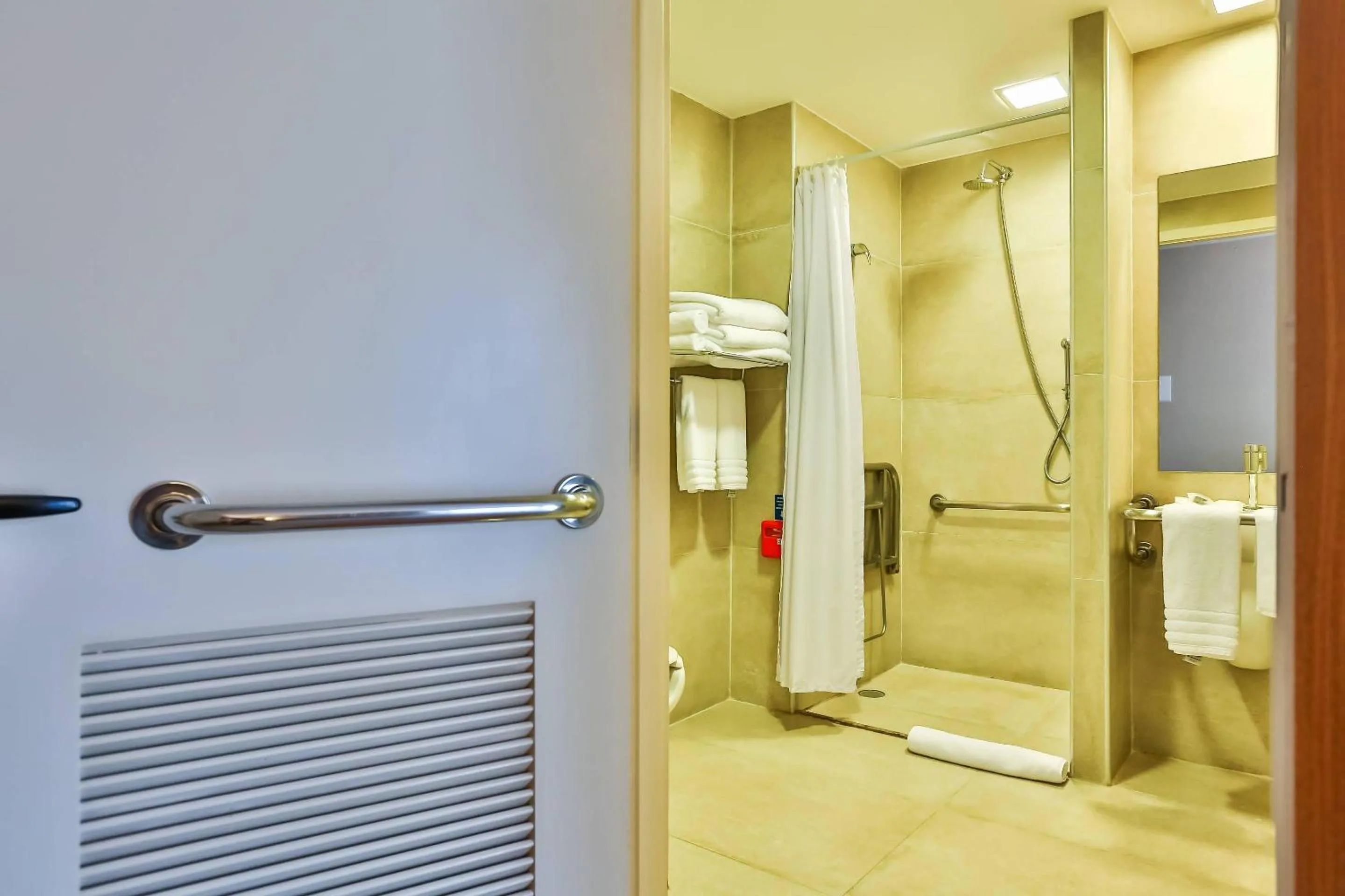 Bedroom in Radisson Blu São Paulo