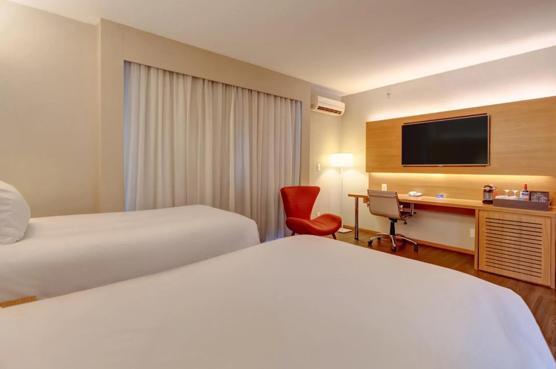 Bed in Radisson Blu São Paulo