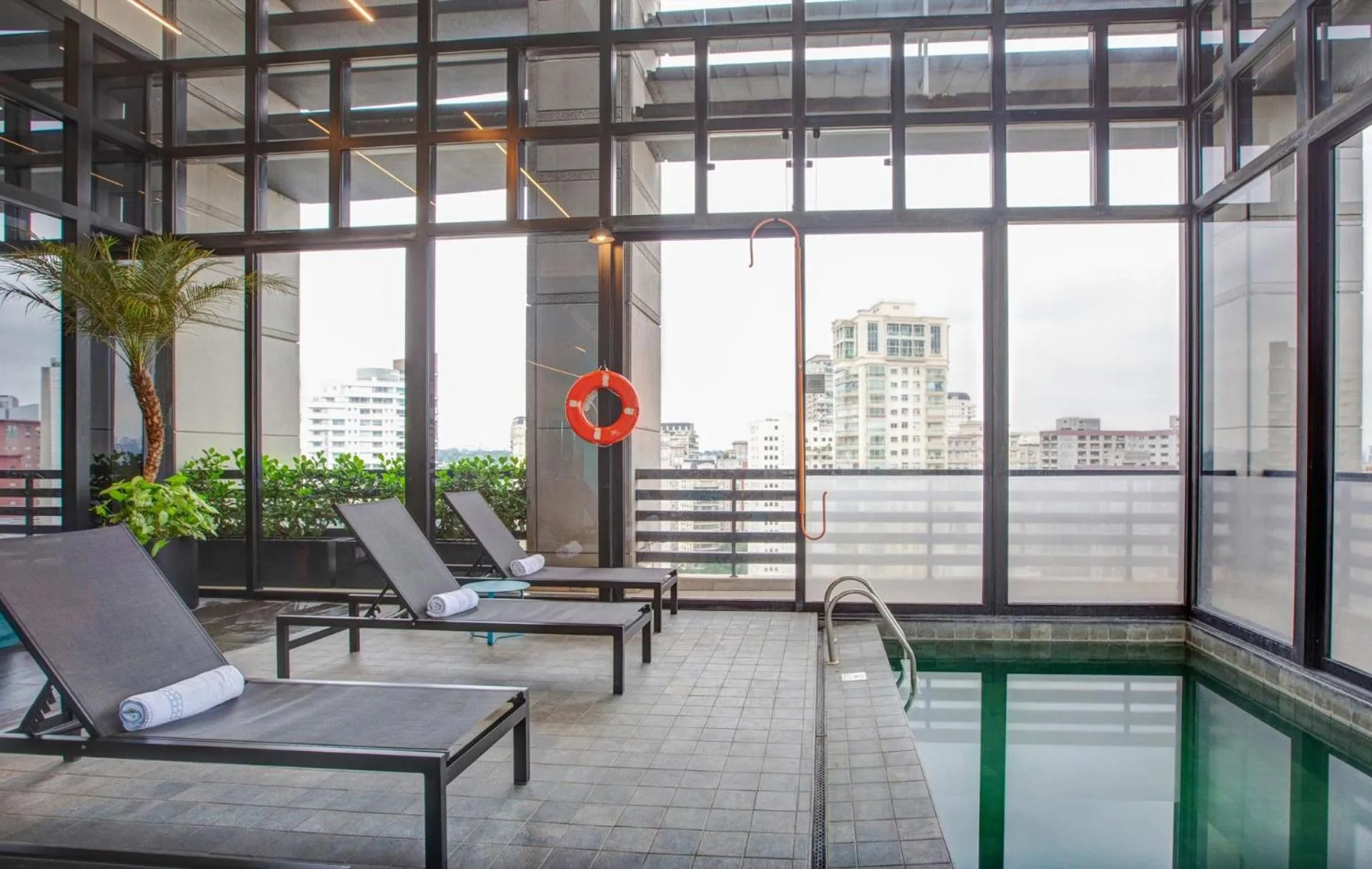 Swimming pool in Radisson Blu São Paulo