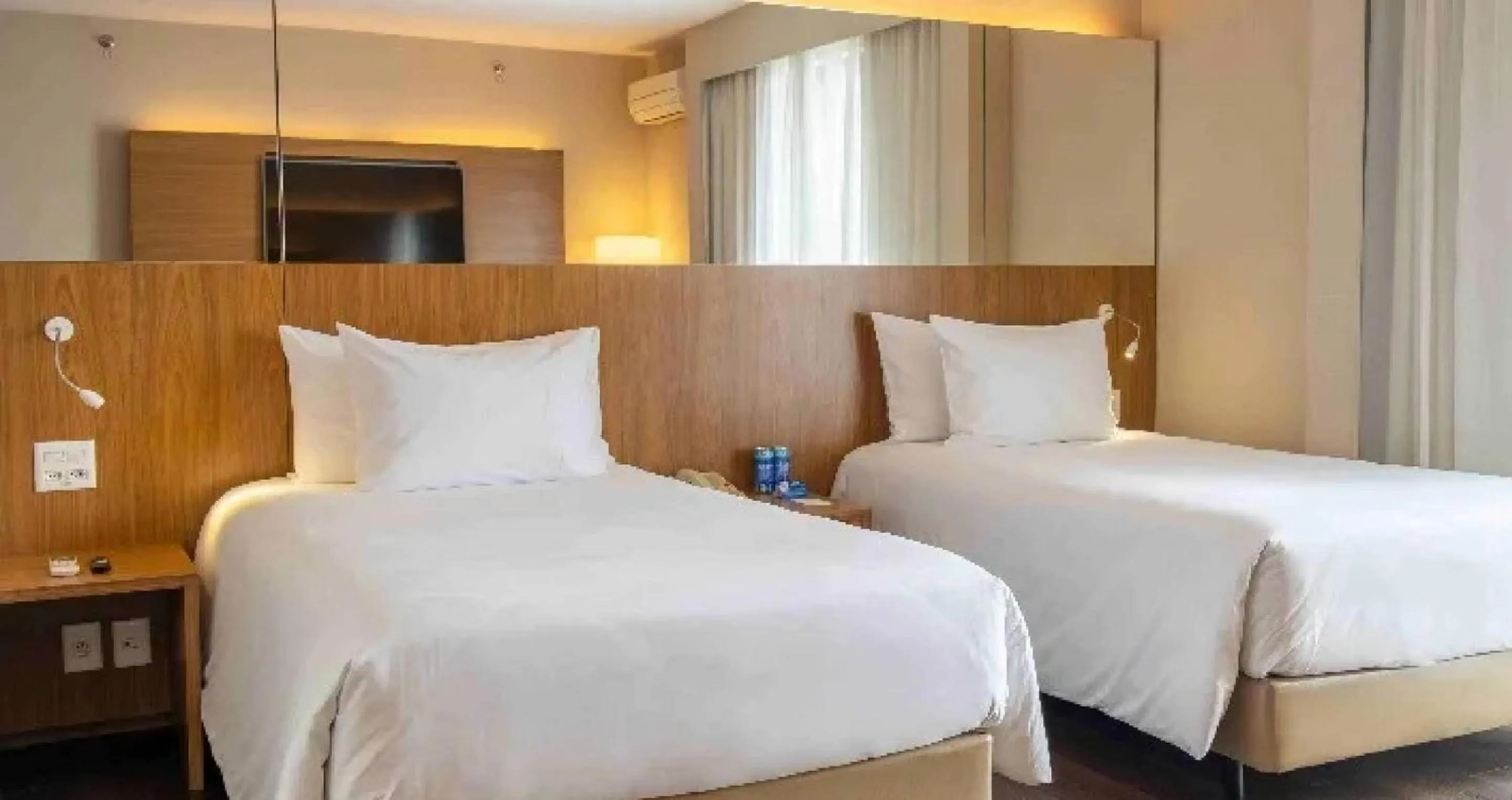 Bedroom, Bed in Radisson Blu São Paulo