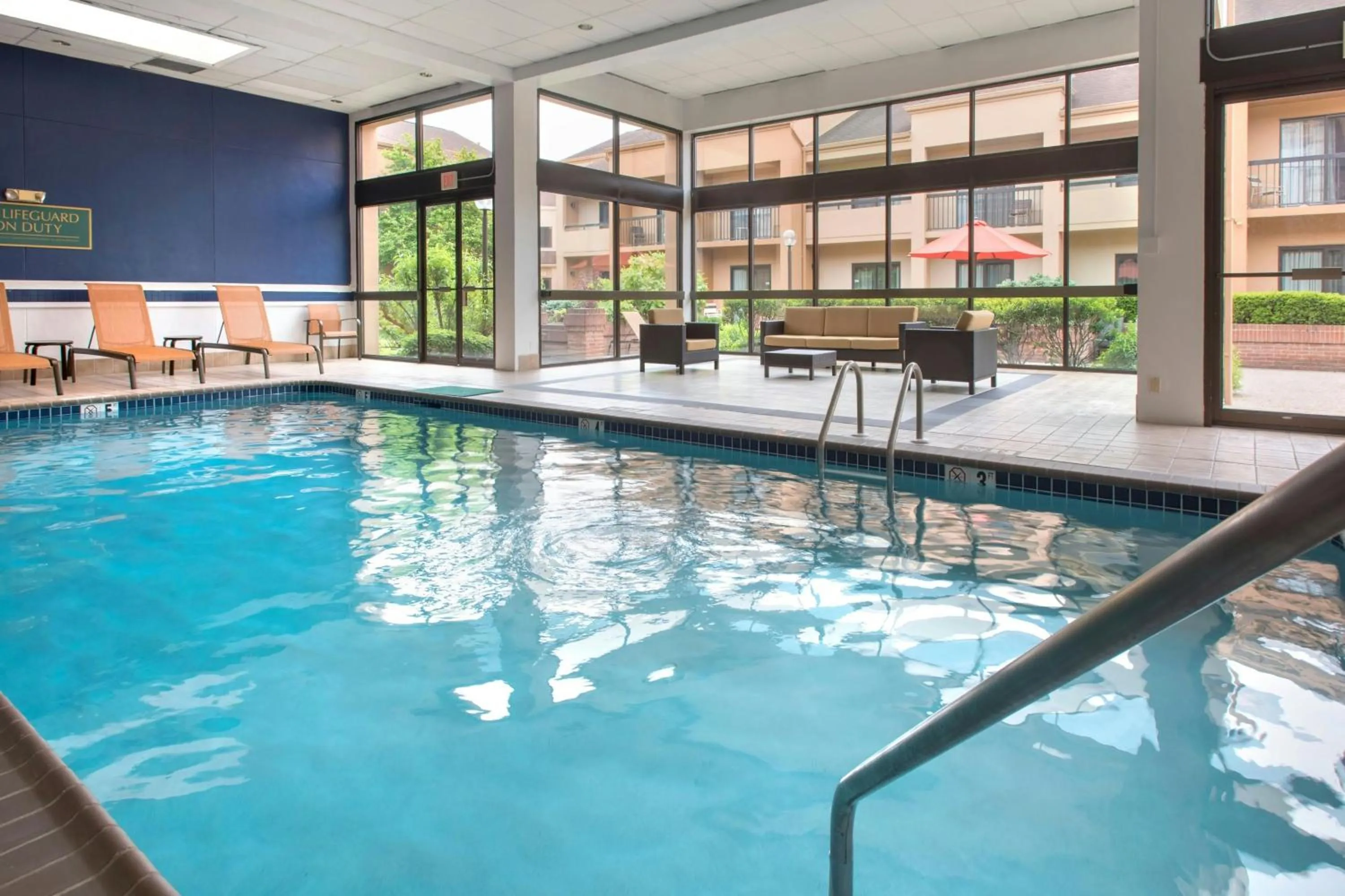 Swimming pool in Courtyard Philadelphia Valley Forge / King of Prussia