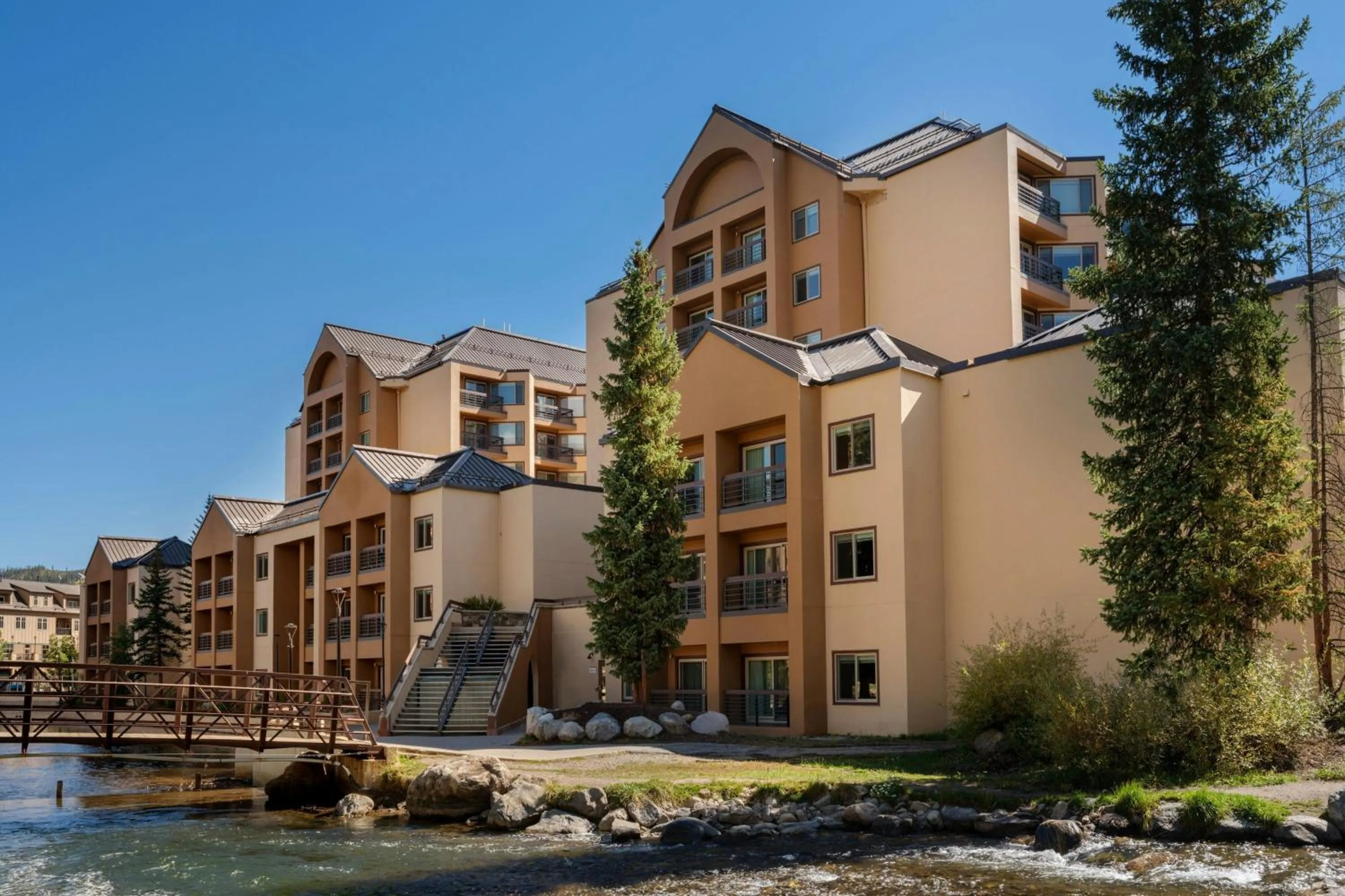 Property building in Marriott's Mountain Valley Lodge at Breckenridge