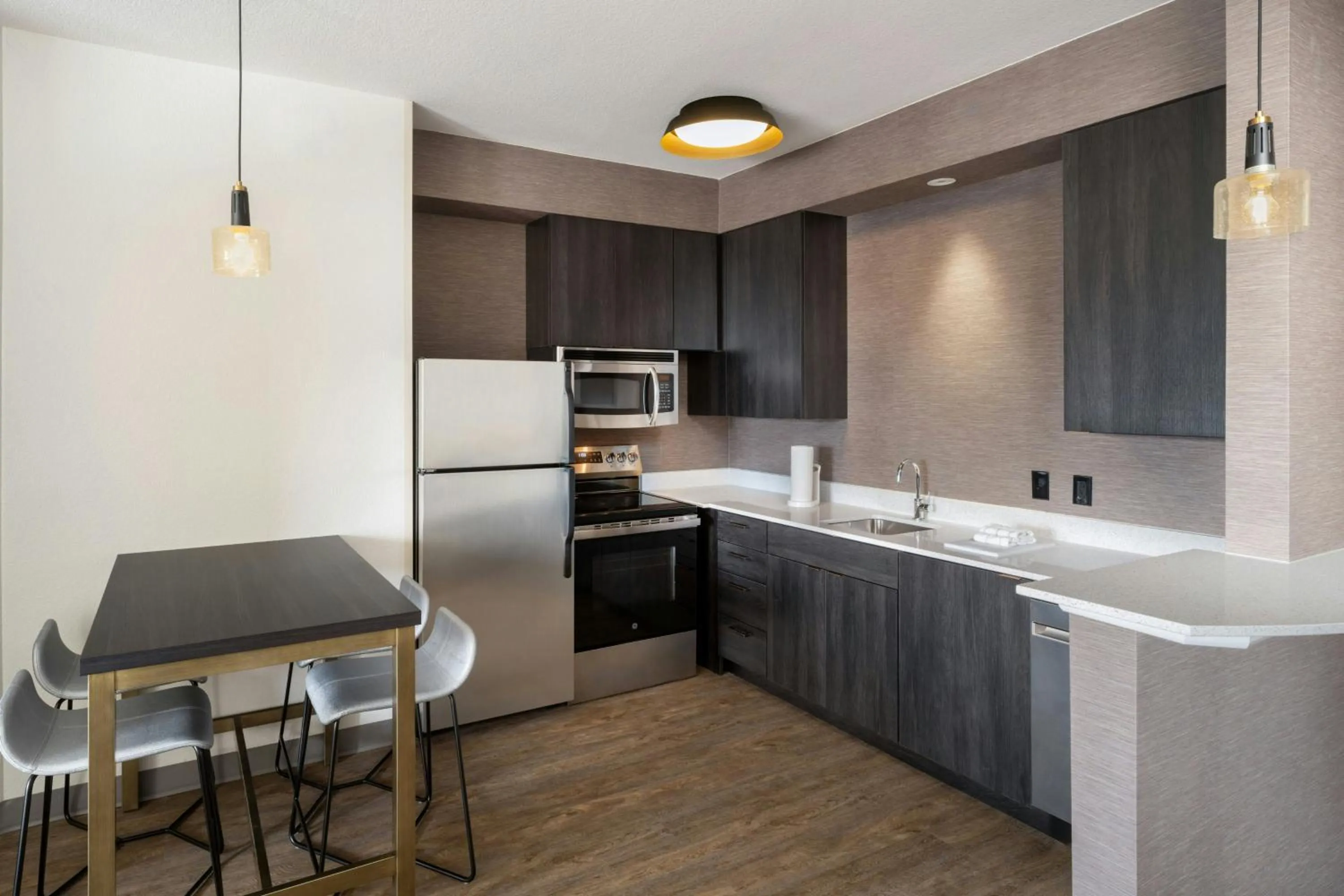 Kitchen or kitchenette in Residence Inn Melbourne