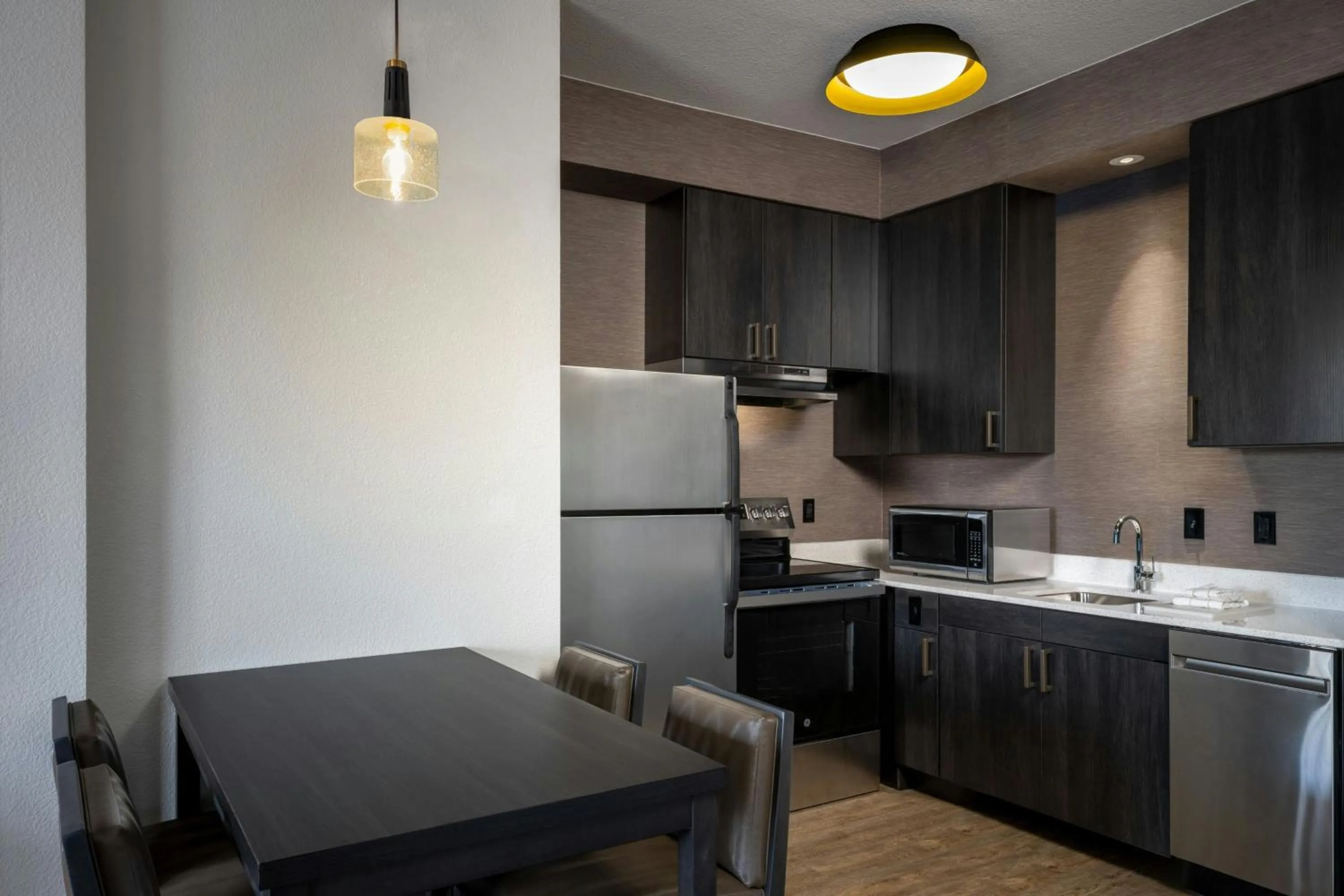 Kitchen or kitchenette in Residence Inn Melbourne