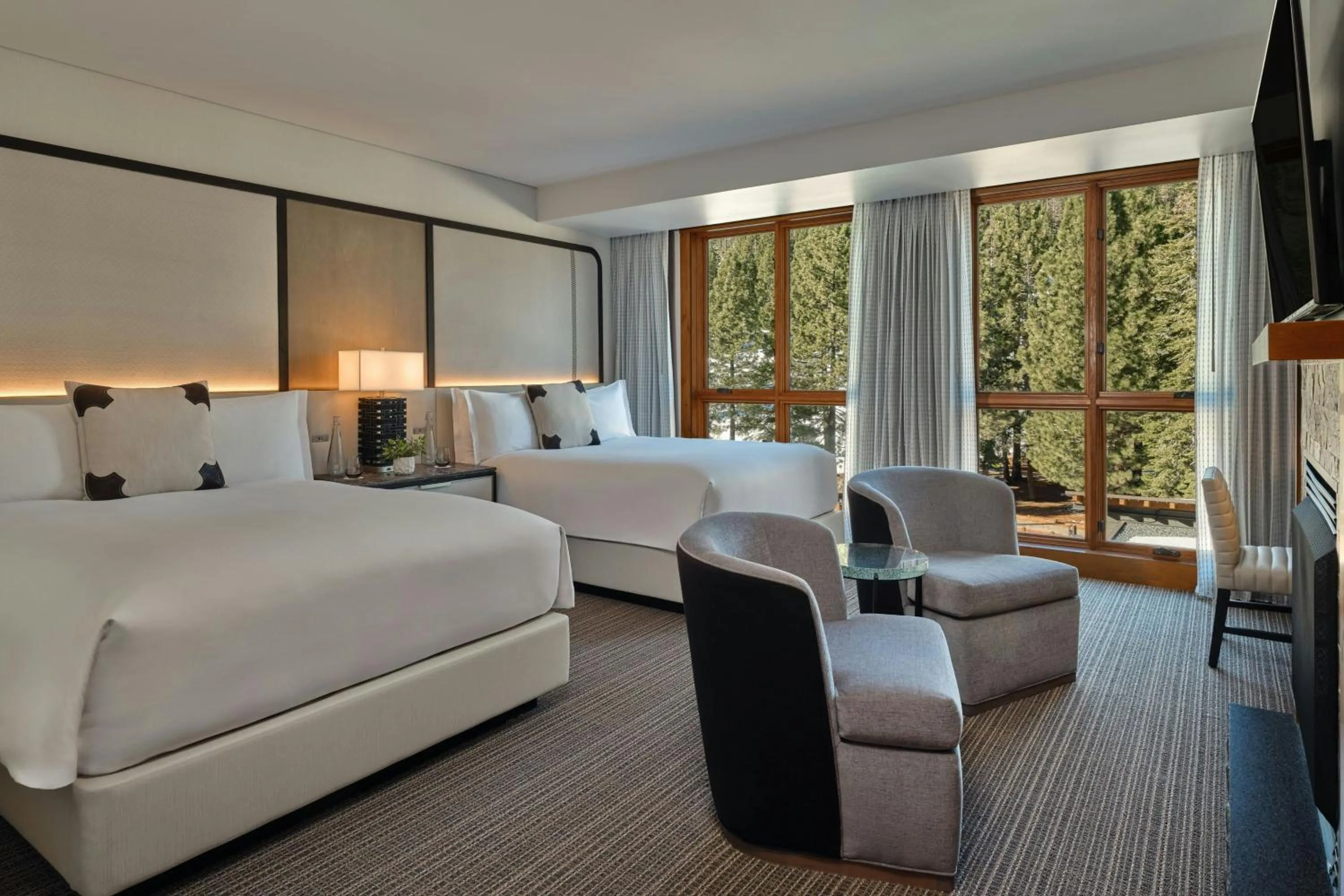 Photo of the whole room, Bed in The Ritz-Carlton, Lake Tahoe