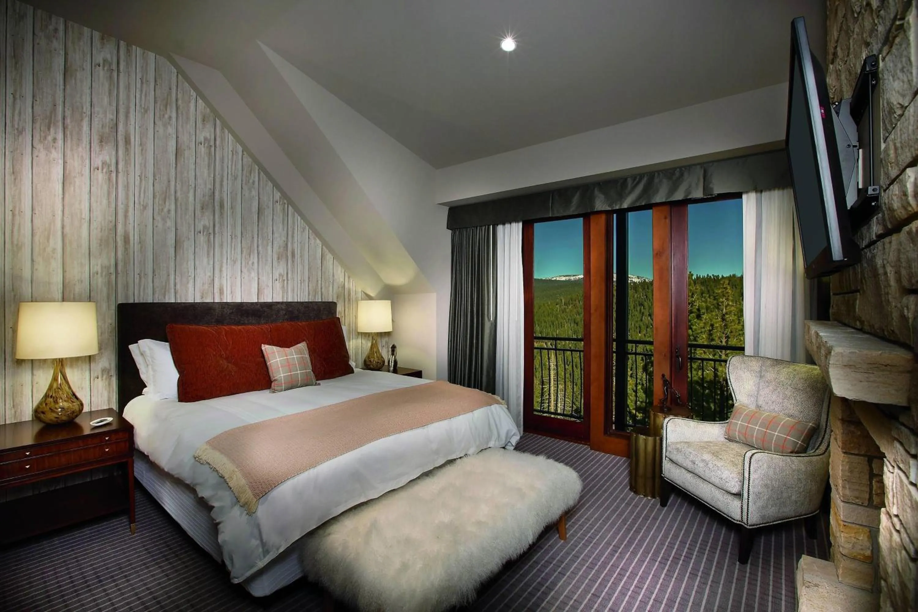 Bedroom, Bed in The Ritz-Carlton, Lake Tahoe