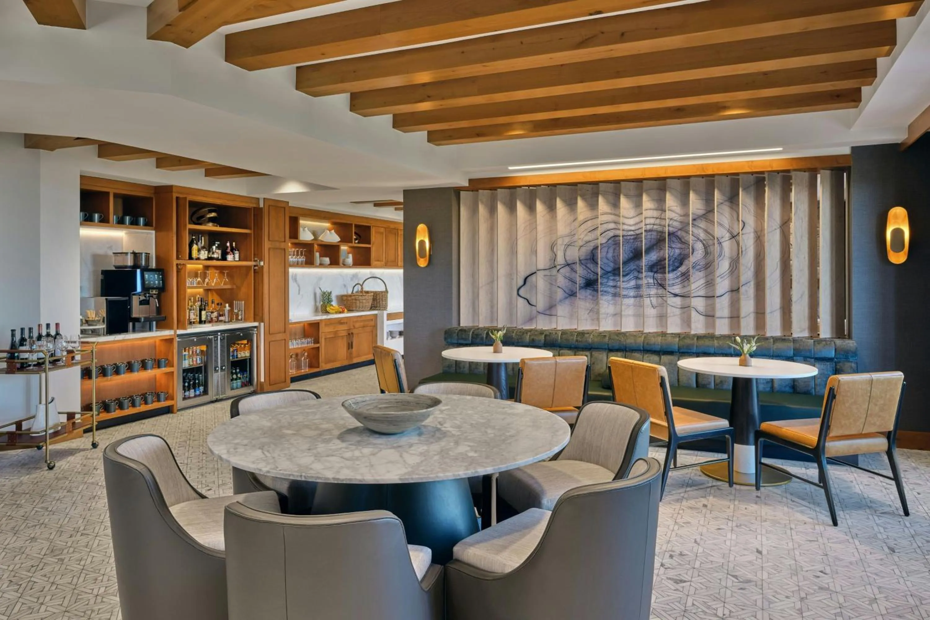 Lounge or bar in The Ritz-Carlton, Lake Tahoe