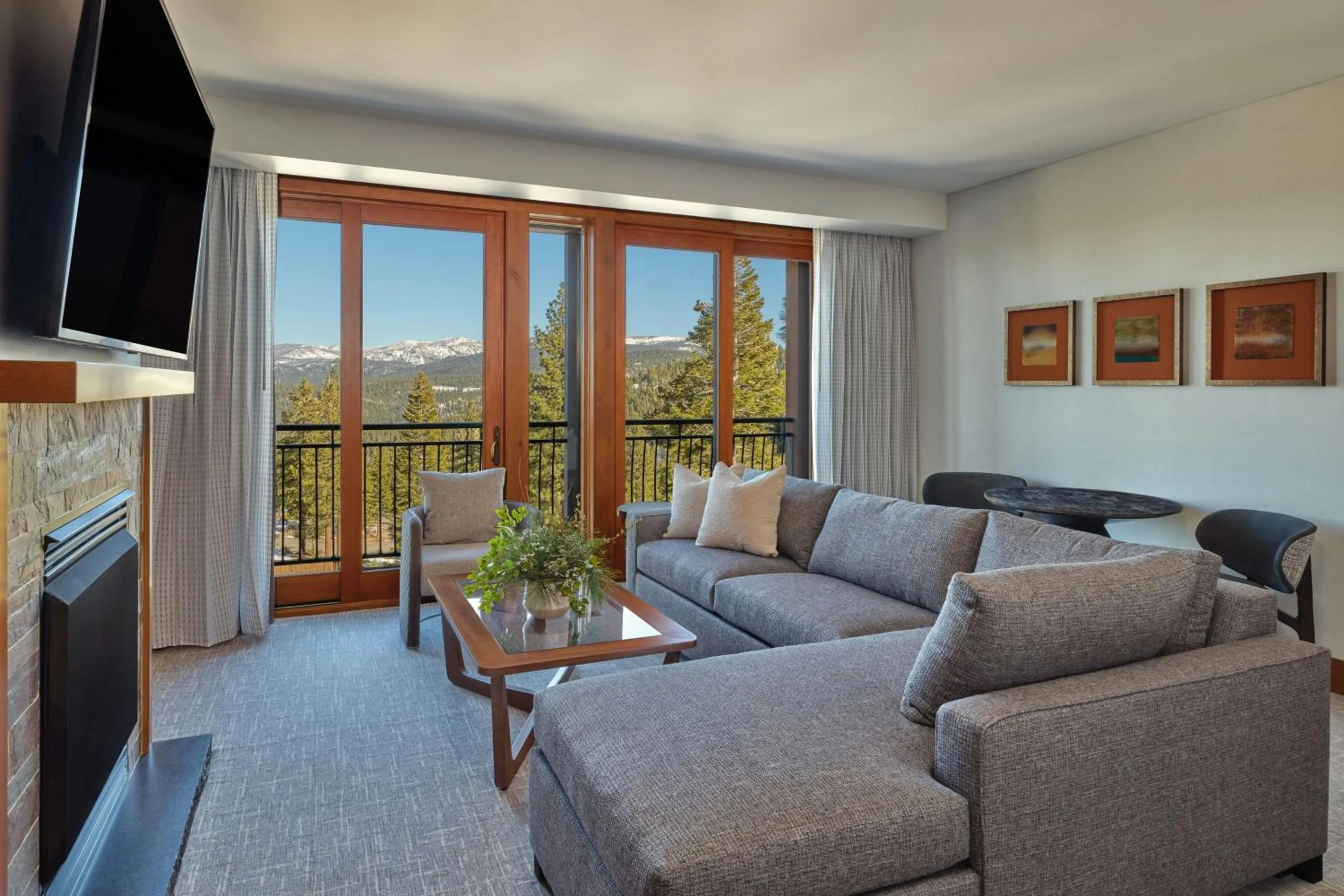 Living room in The Ritz-Carlton, Lake Tahoe