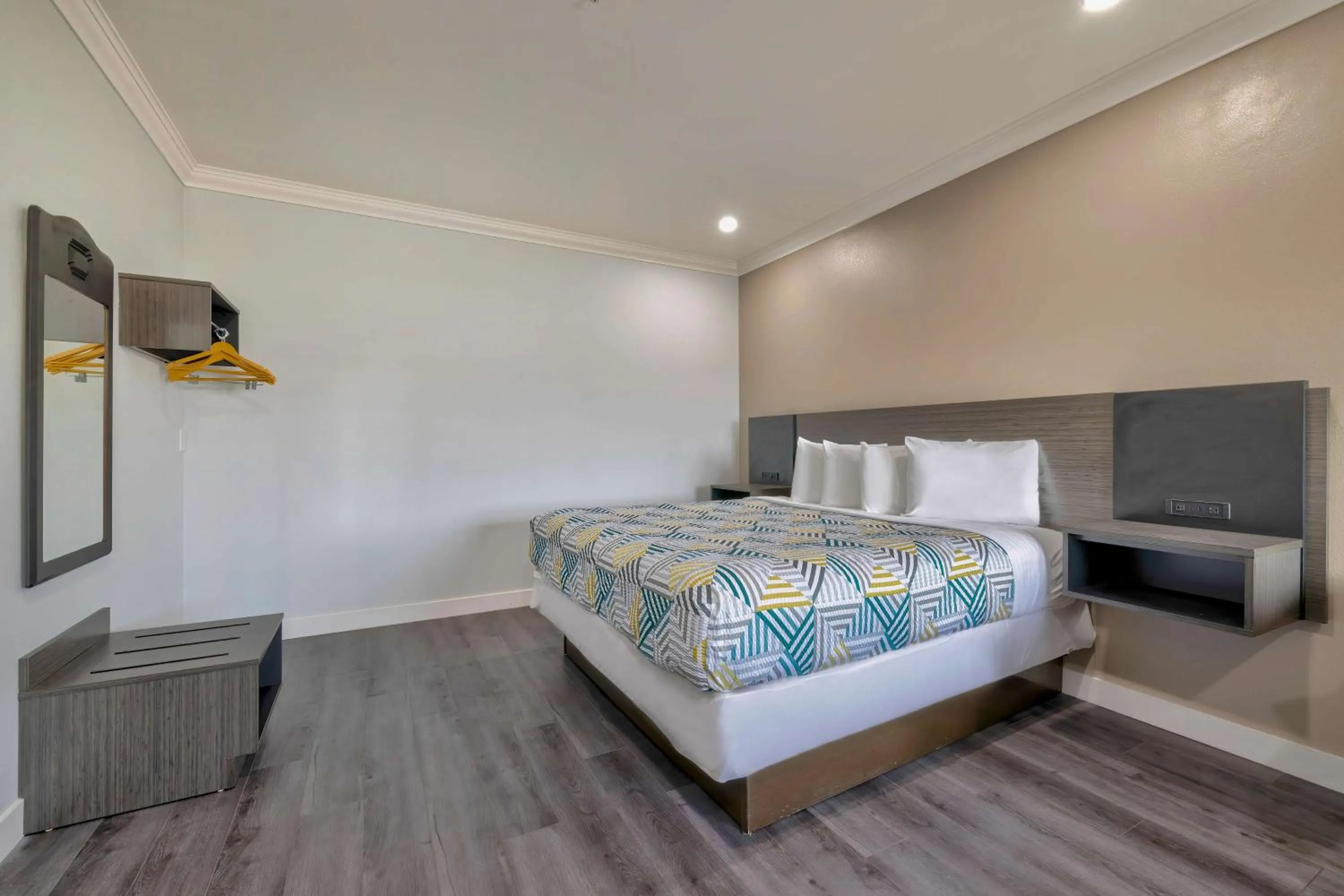 Bedroom, Bed in Motel 6 South Gate CA