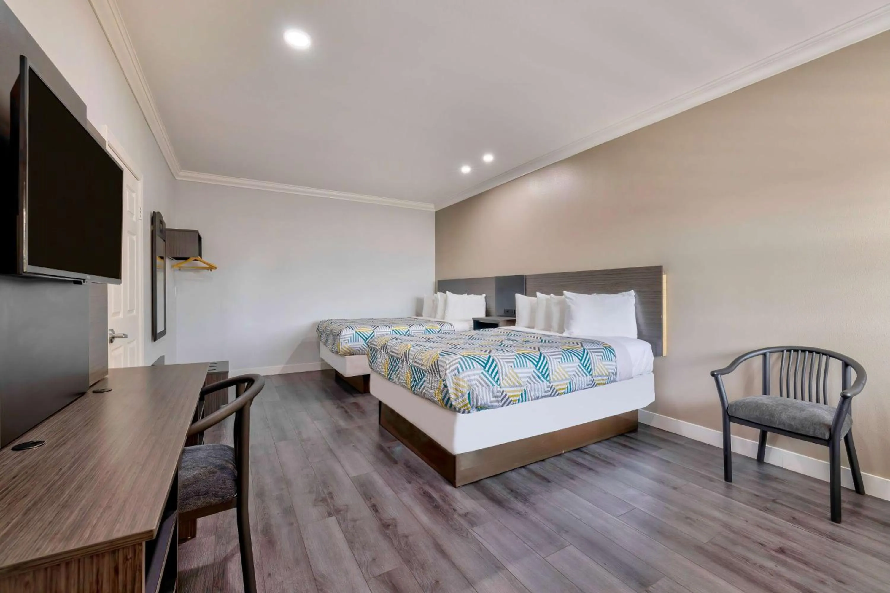 Bedroom, Bed in Motel 6 South Gate CA