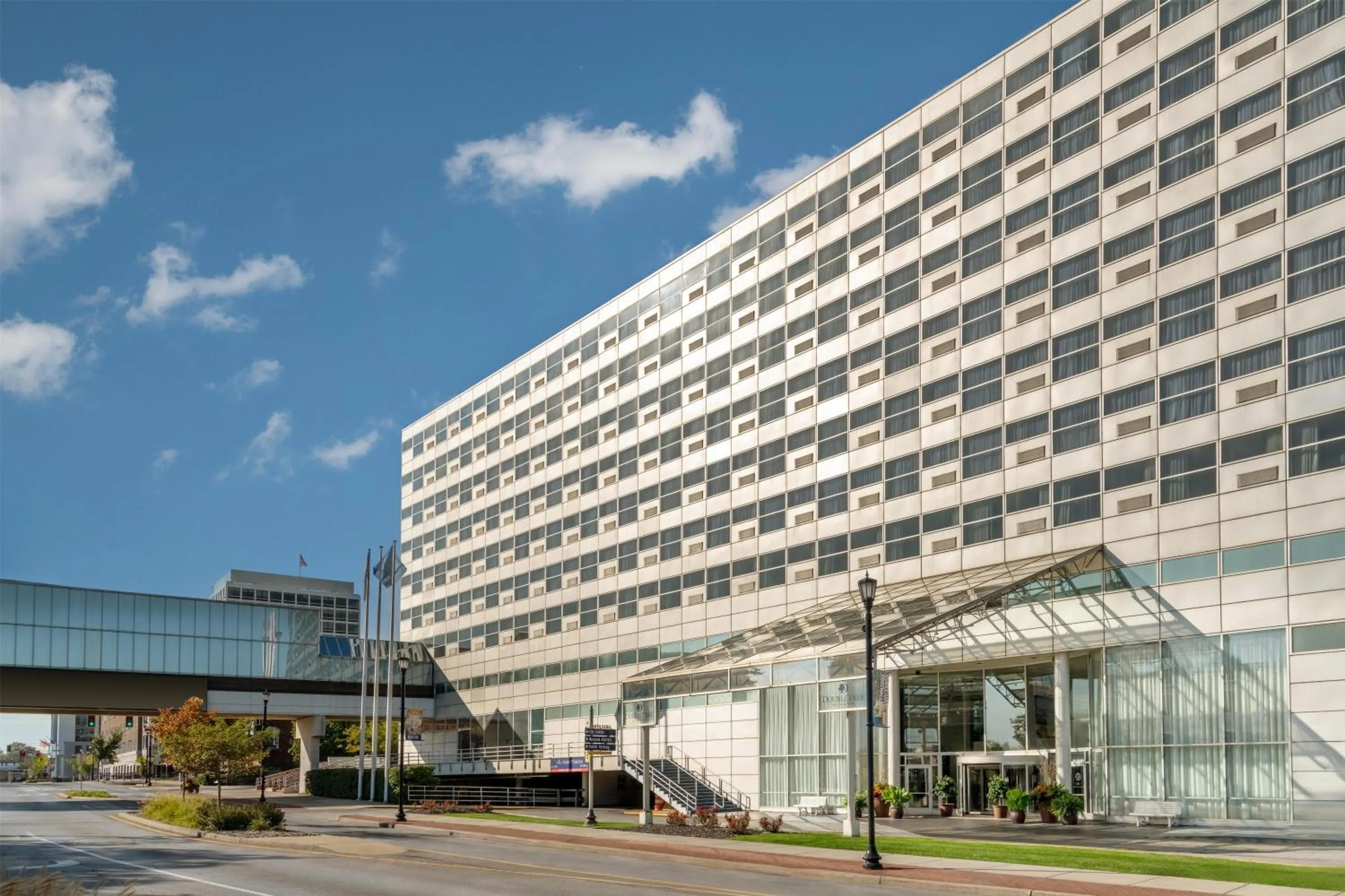 Property building in DoubleTree by Hilton Hotel South Bend