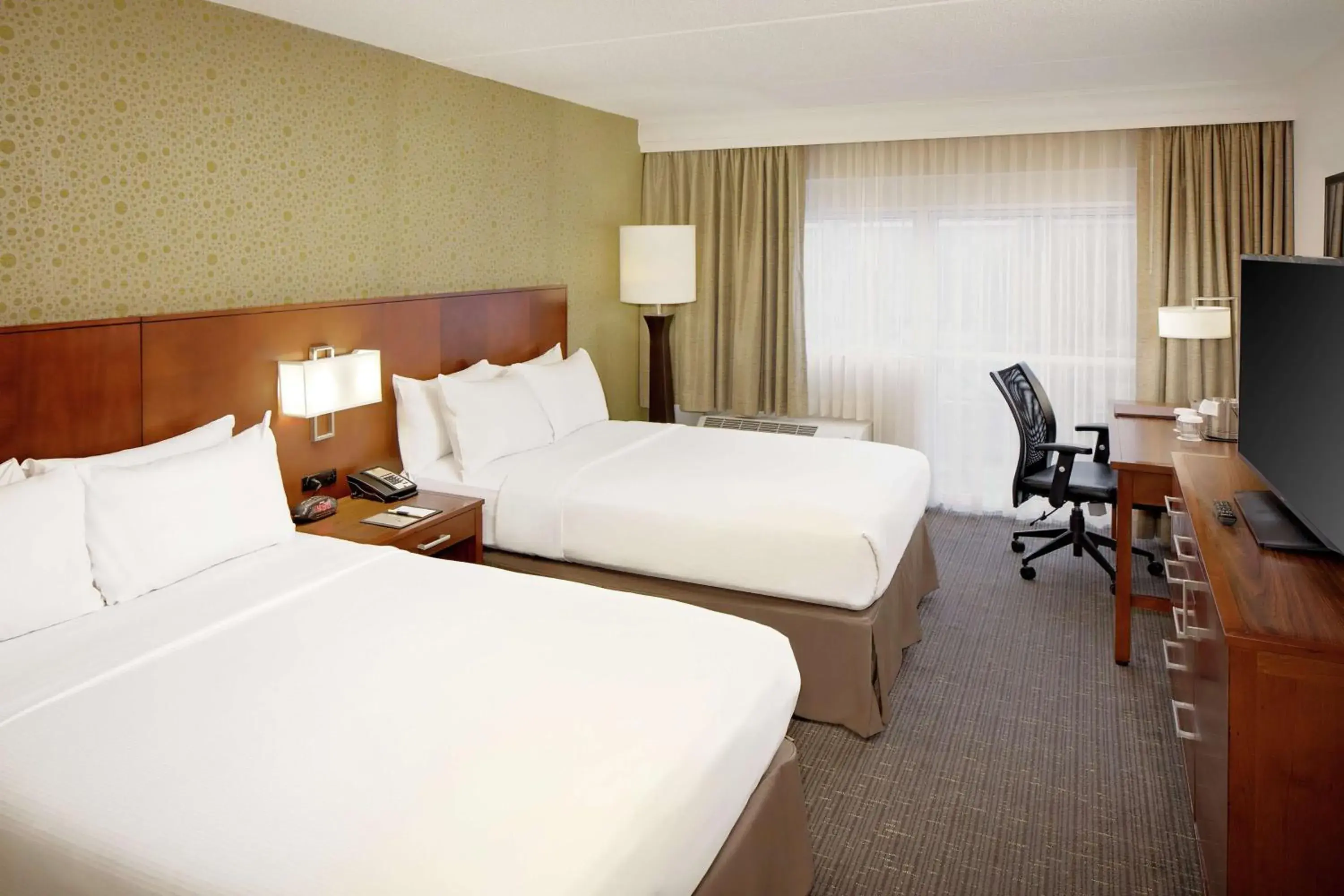 Double Room with Two Double Beds - Hearing Accessible/Non-Smoking in DoubleTree by Hilton Hotel South Bend Double Room with Two Double Beds - Hearing Accessible/Non-Smoking in DoubleTree by Hilton Hotel South Bend