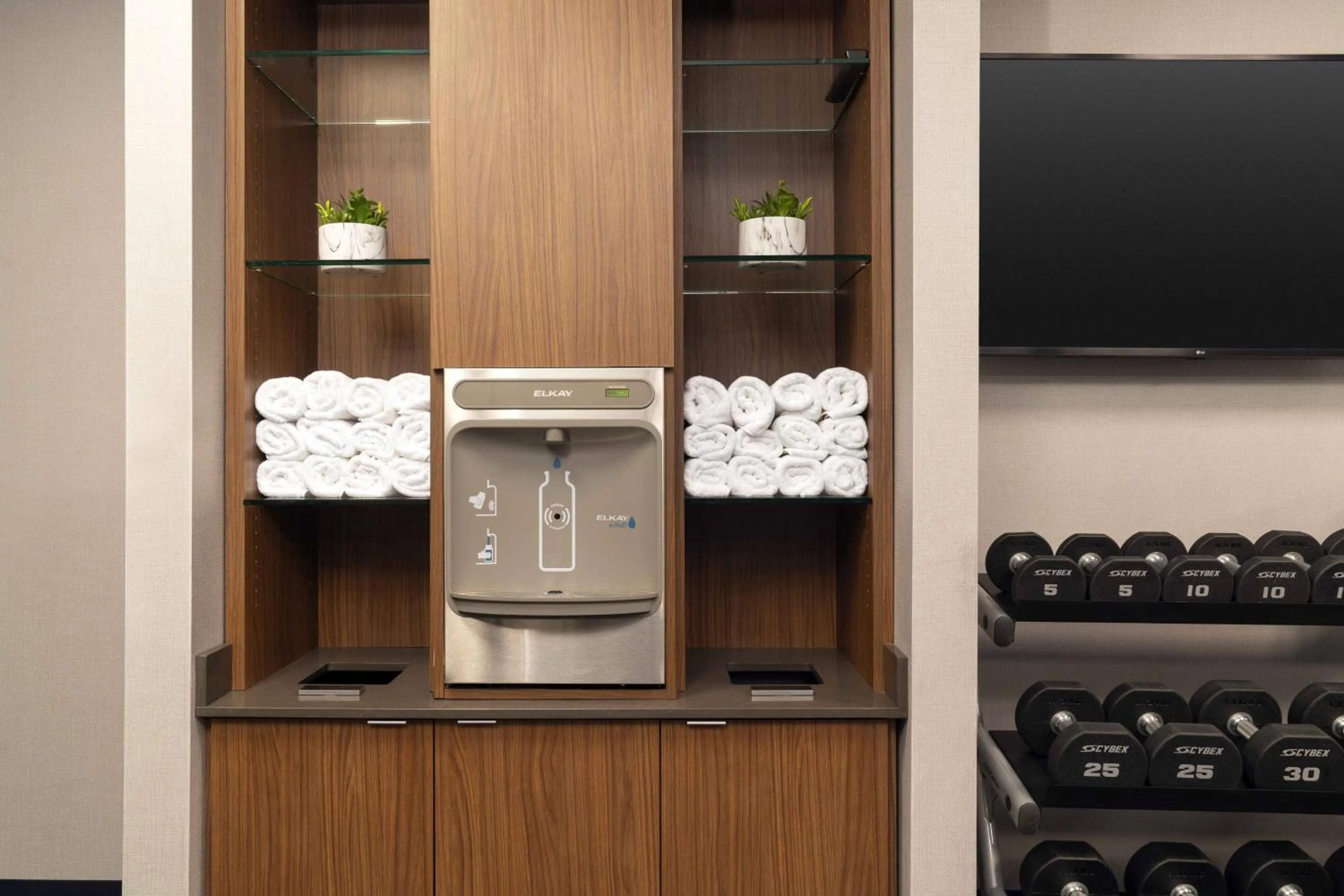 Fitness centre/facilities in Courtyard Seattle Southcenter