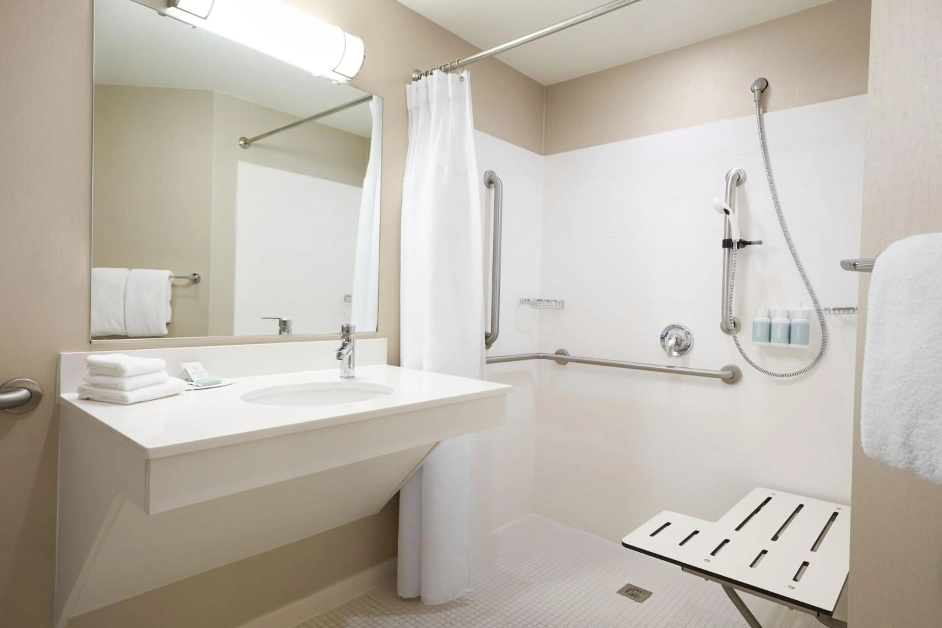 Bathroom in SpringHill Suites St. Louis Brentwood