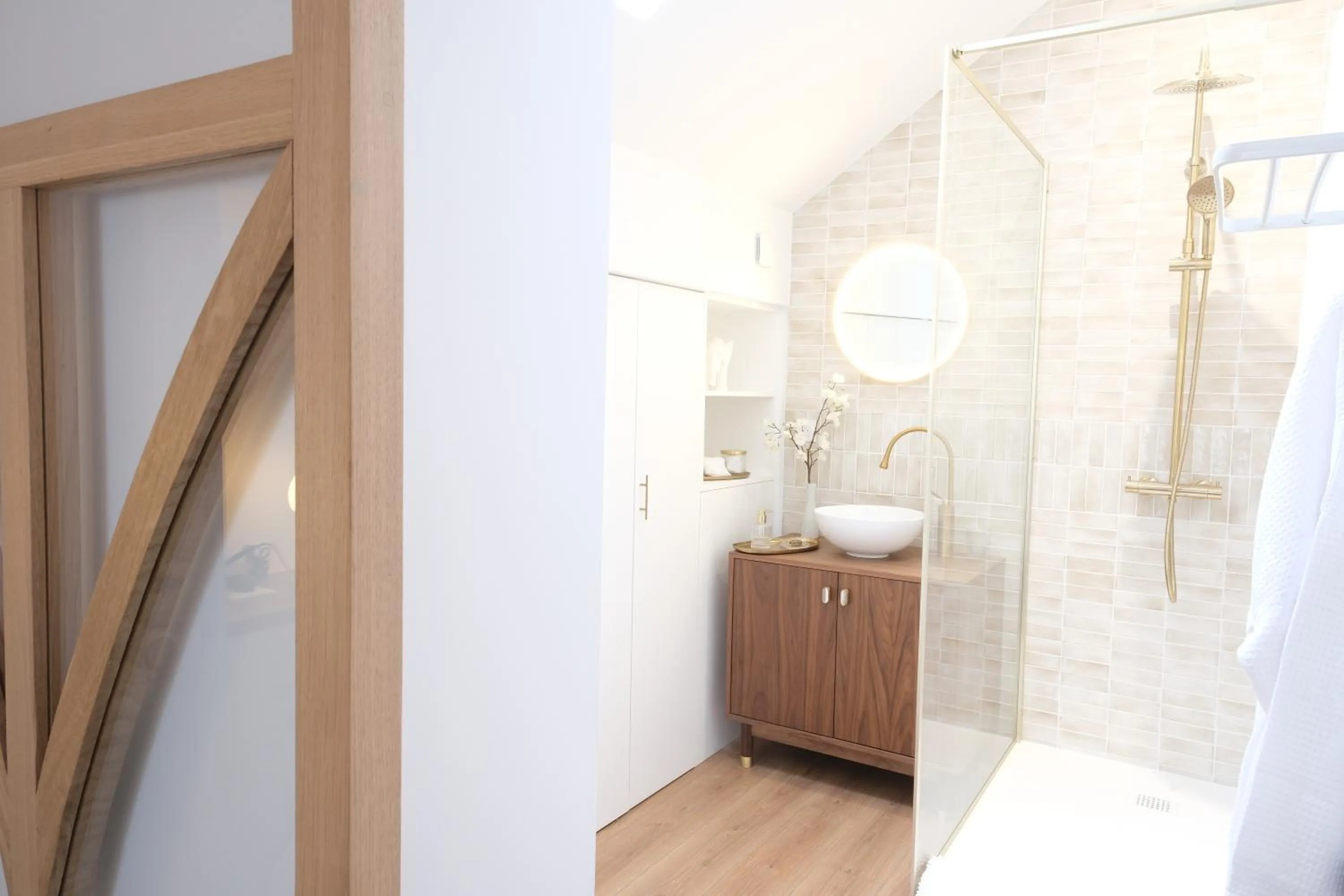 Shower in Bed and Breakfast Shandita