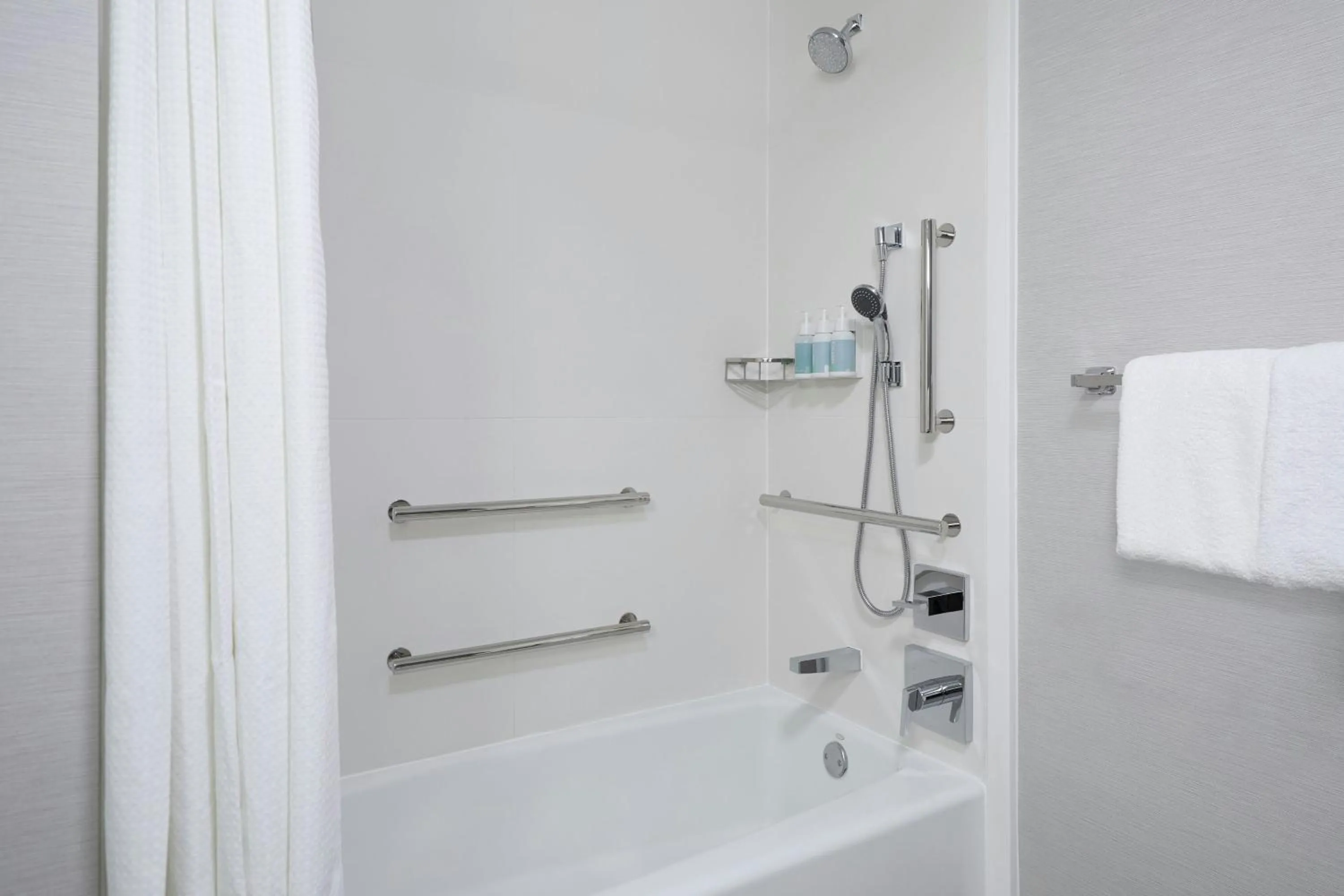 Bathroom in Courtyard St. Louis Creve Coeur