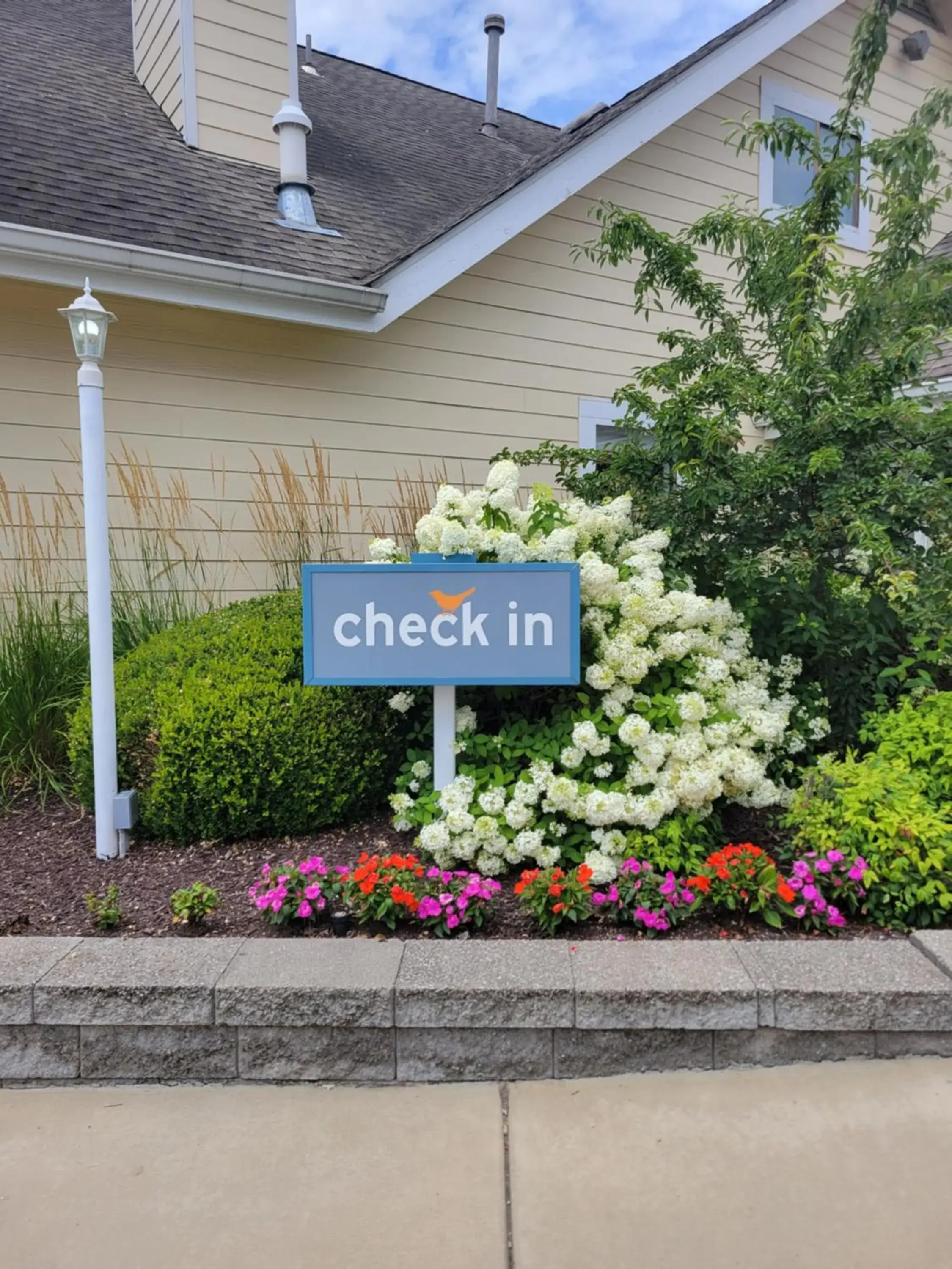 Property building in Sonesta ES Suites St. Louis - Chesterfield Property building in Sonesta ES Suites St. Louis - Chesterfield