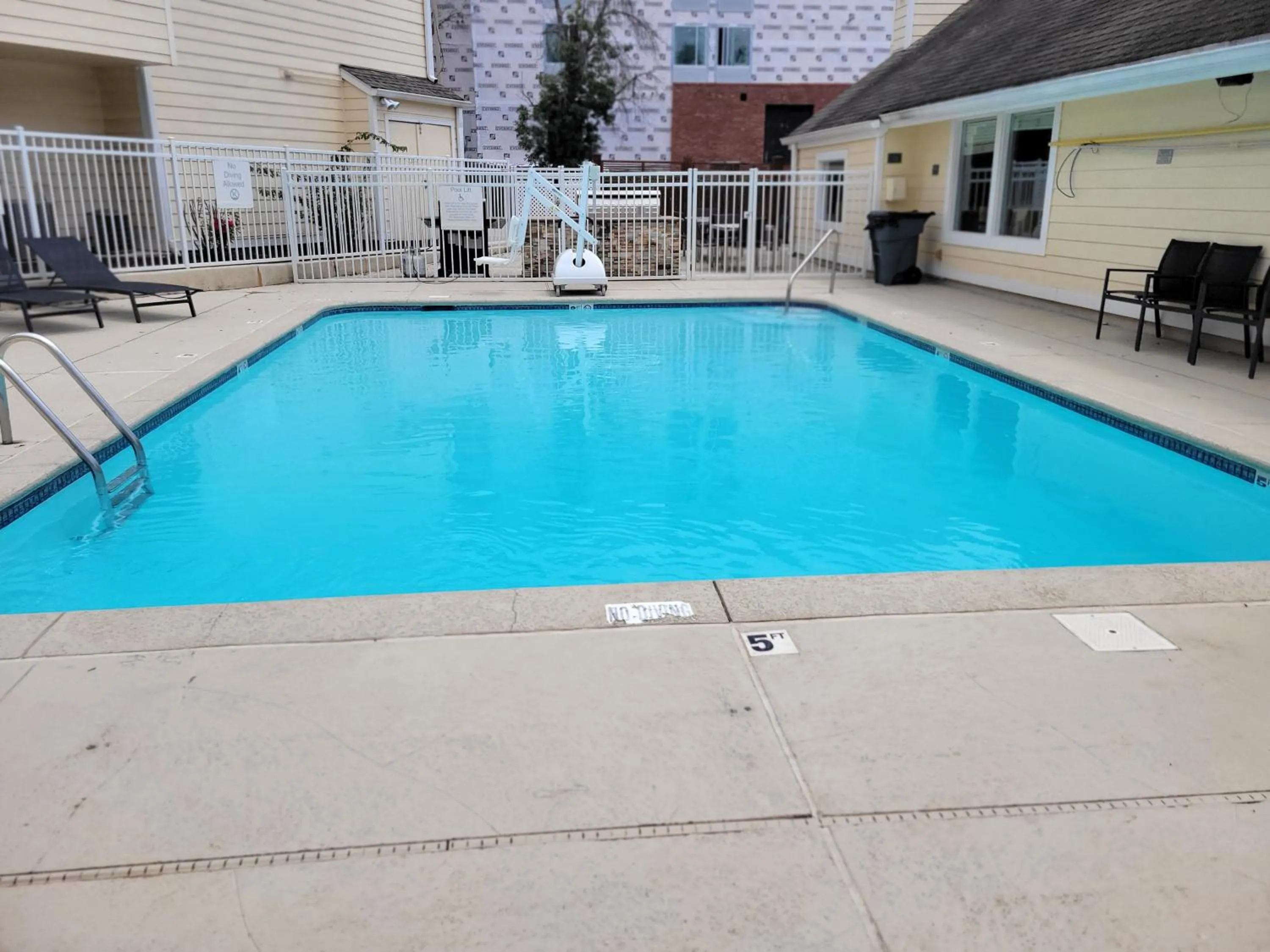 Pool view in Sonesta ES Suites St. Louis - Chesterfield