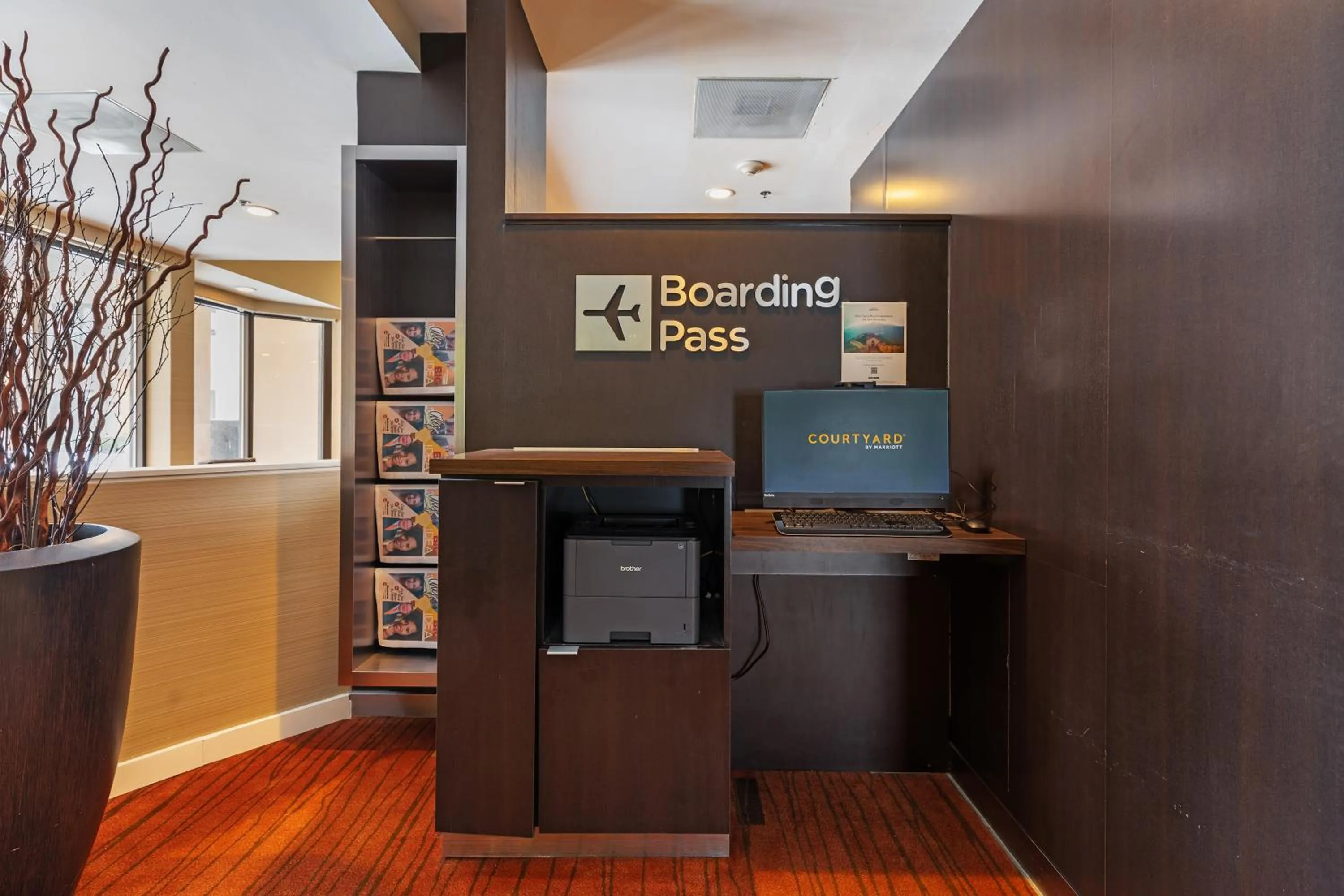 Lobby or reception in Courtyard Toledo Airport Holland