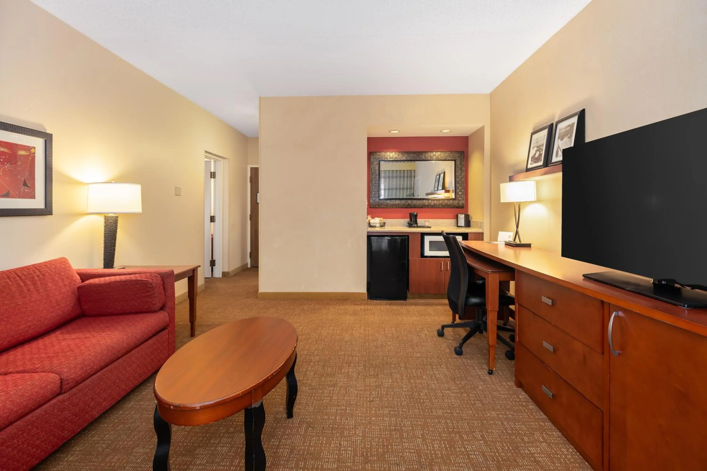 Living room in Courtyard Toledo Airport Holland