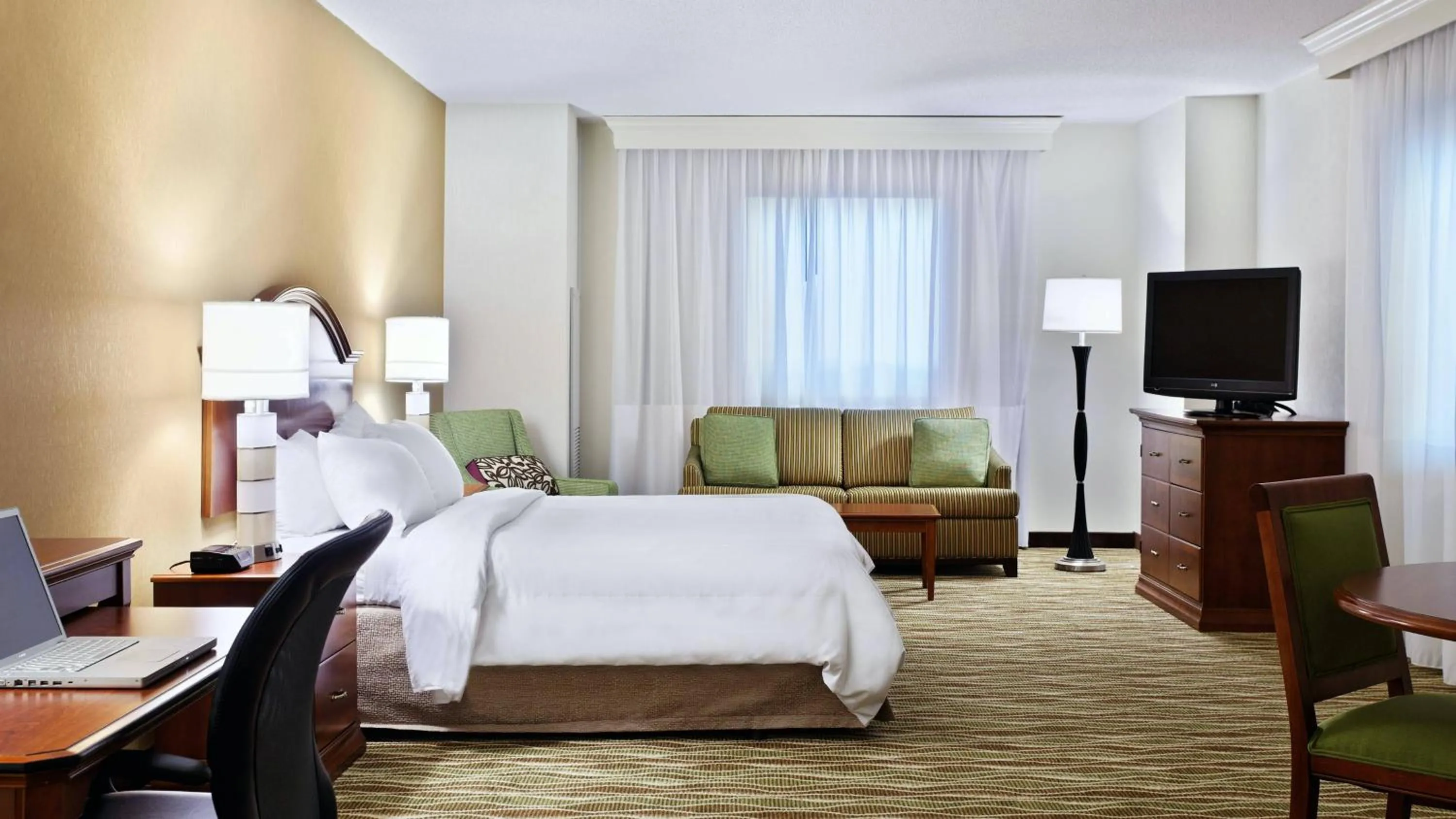 Bedroom, Bed in Spartanburg Marriott