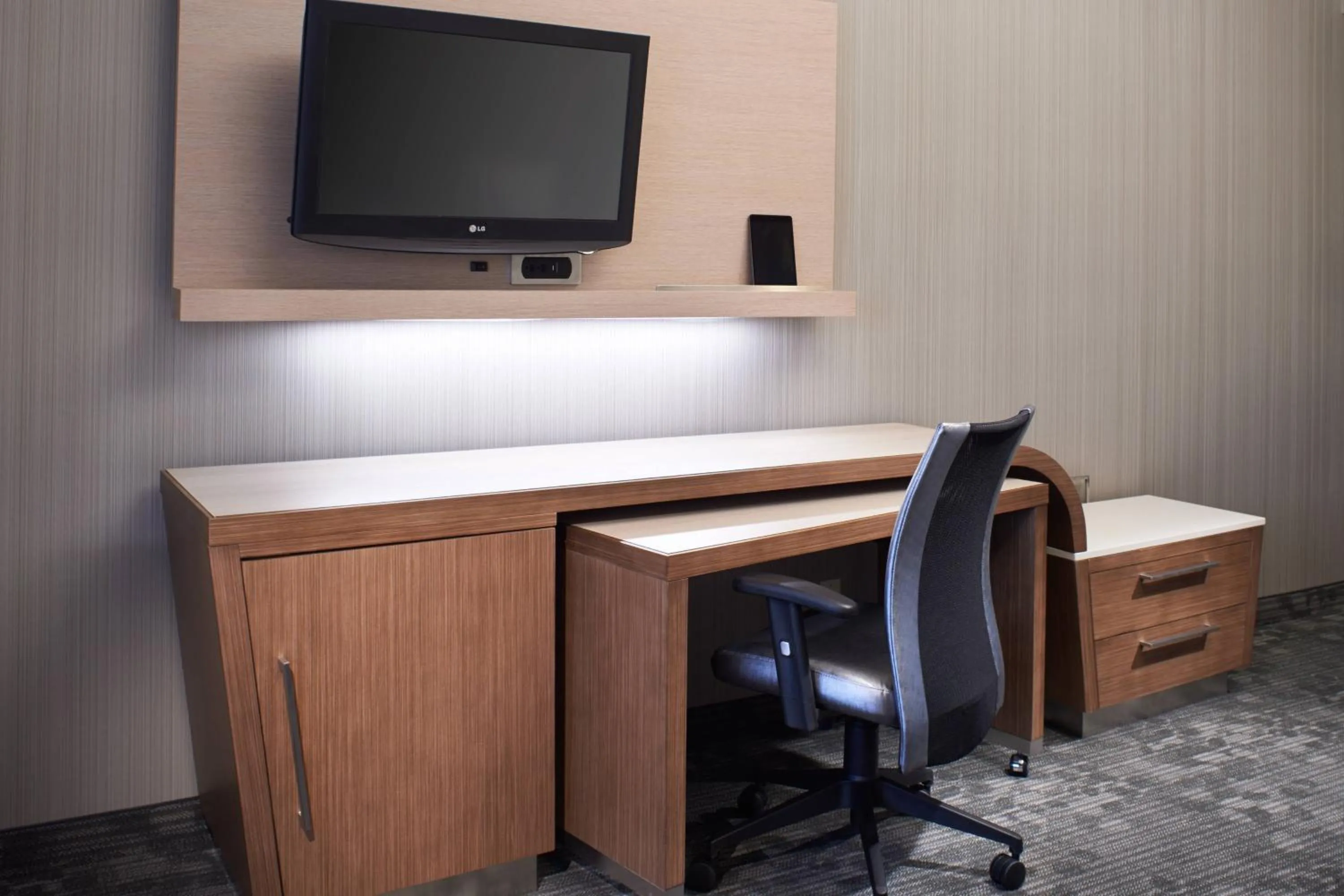 Photo of the whole room in Courtyard Toledo Maumee/Arrowhead