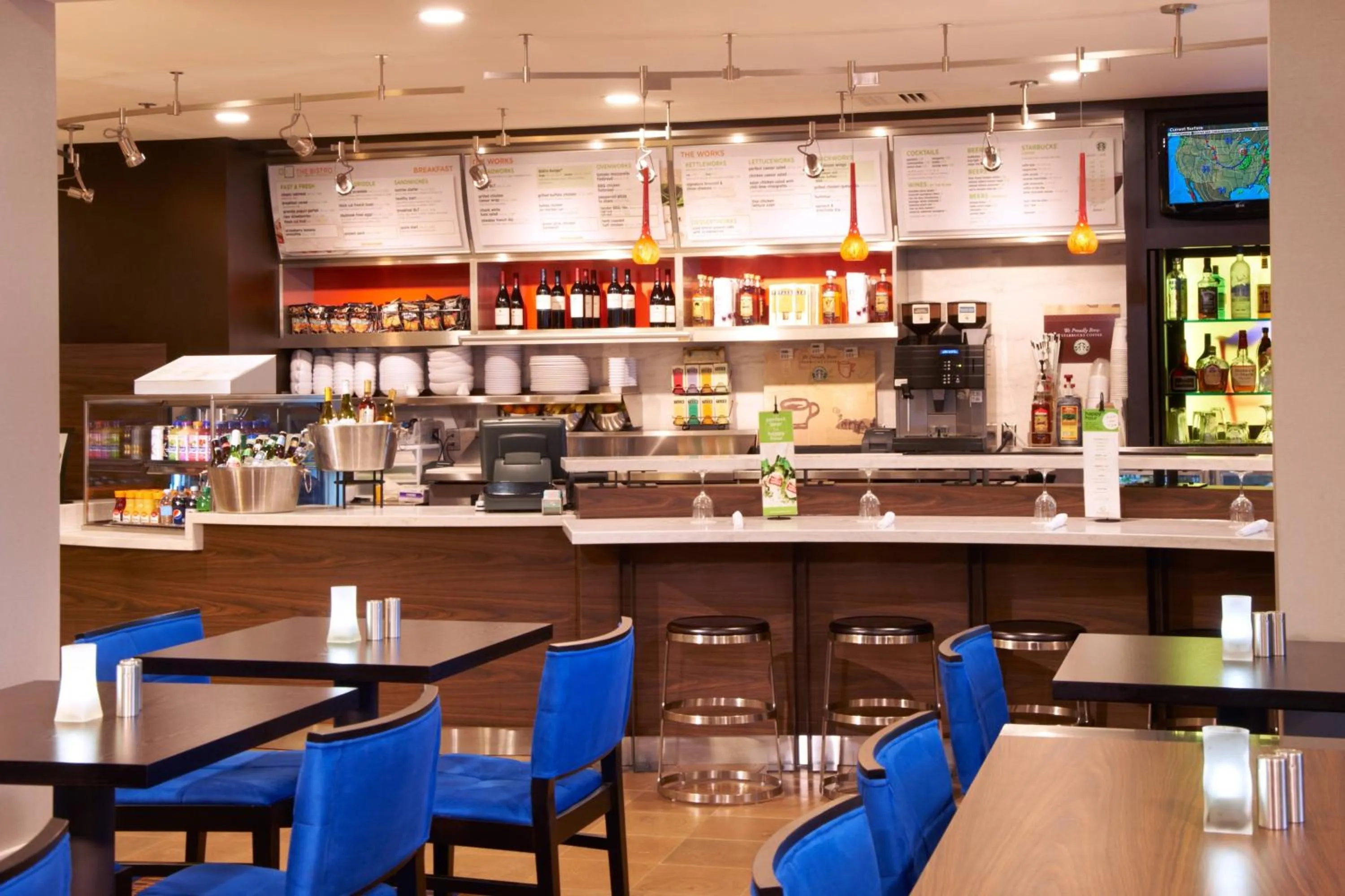 Restaurant/places to eat in Courtyard Toledo Maumee/Arrowhead