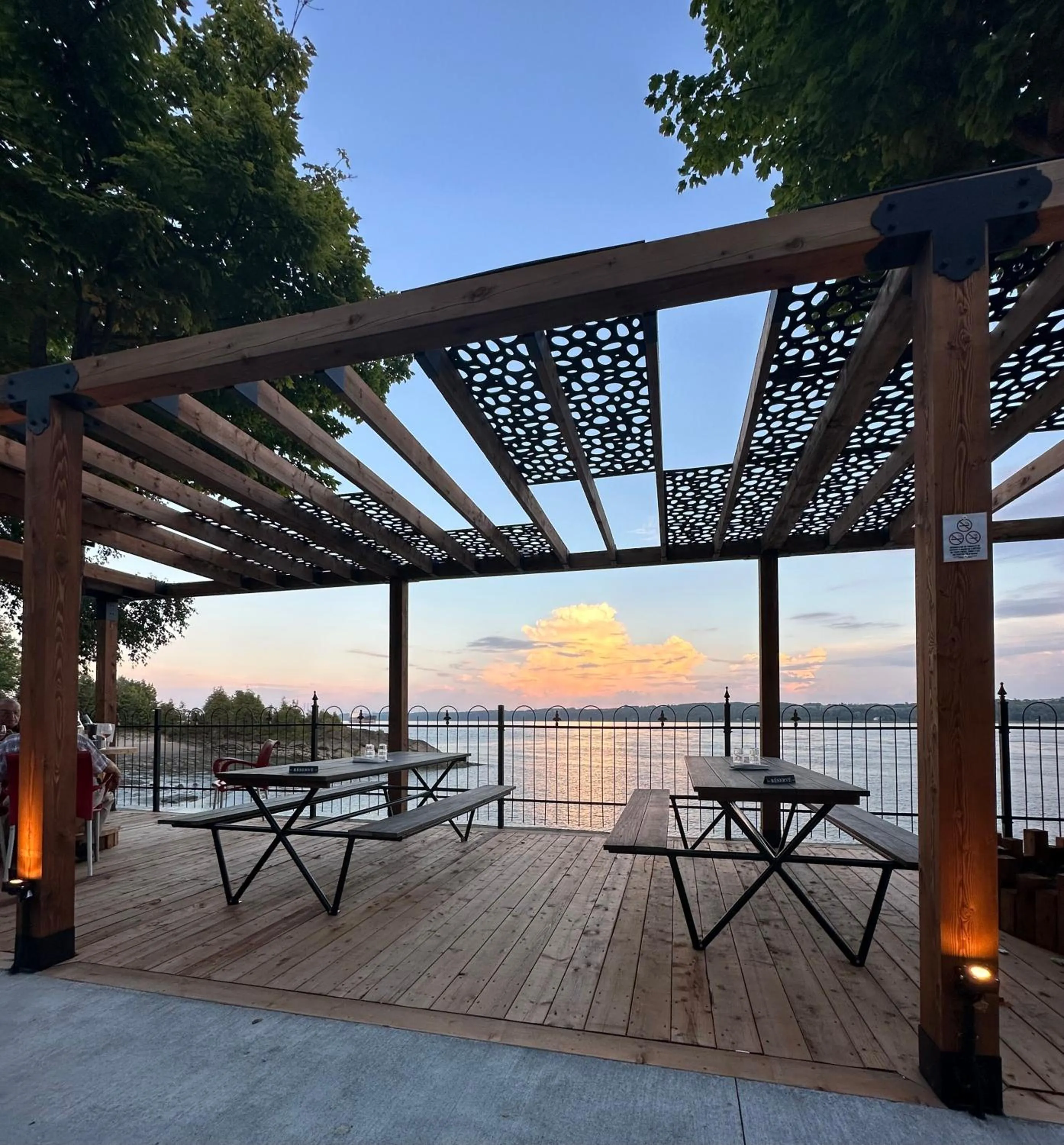 Inner courtyard view in Goéliche hotel et appartement