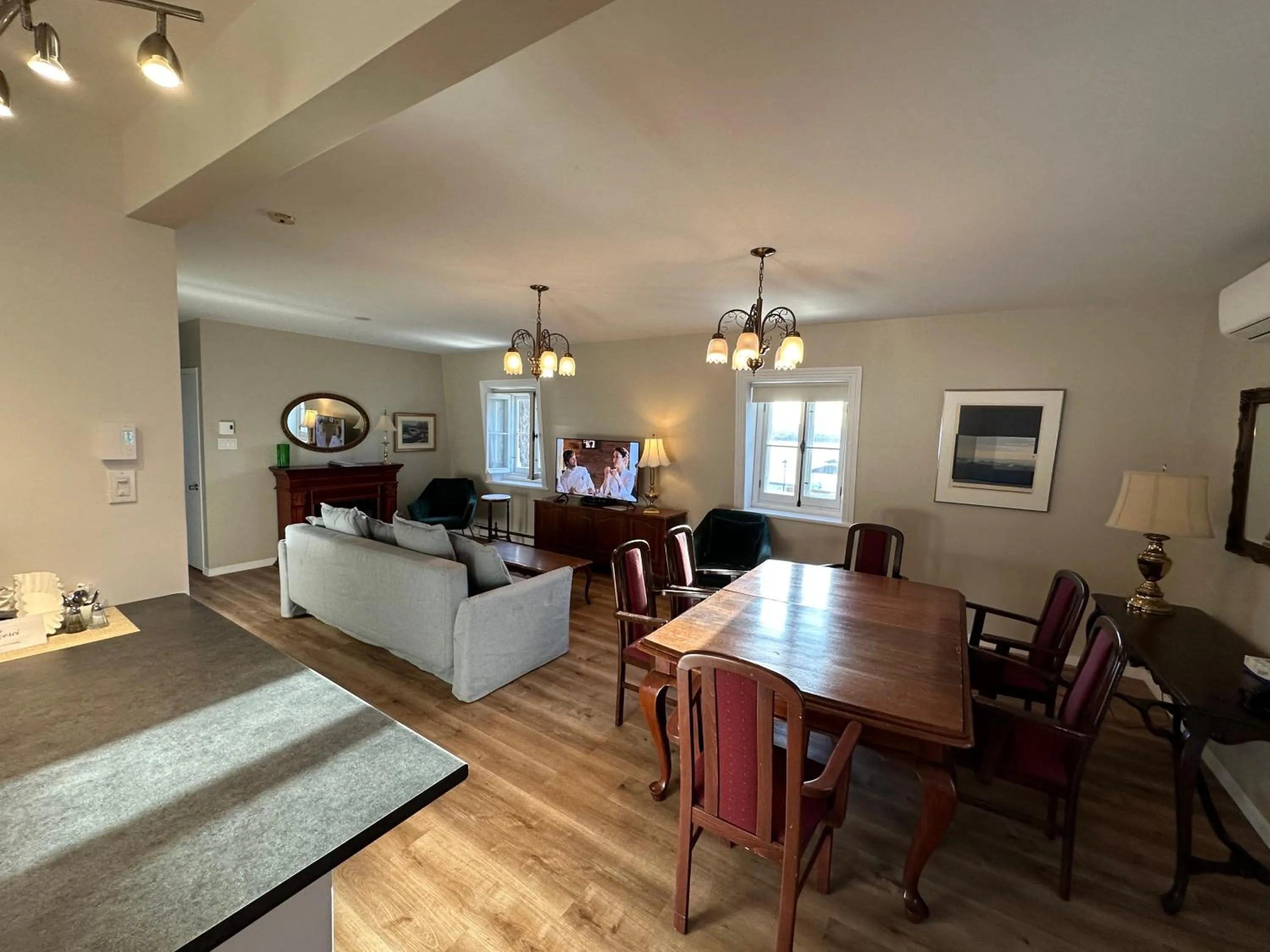 Kitchen or kitchenette in Goéliche hotel et appartement