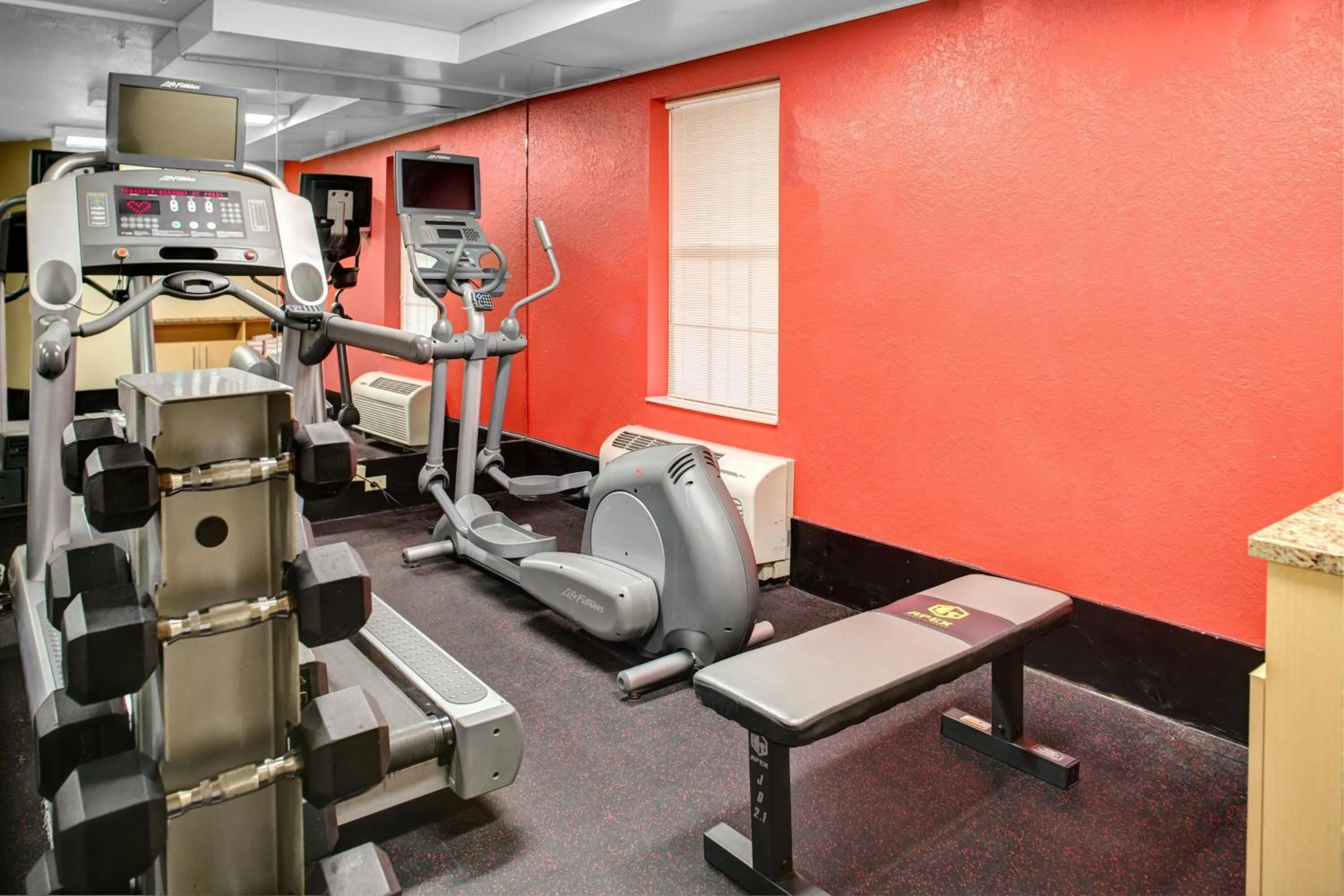 Fitness centre/facilities in TownePlace Suites by Marriott Findlay