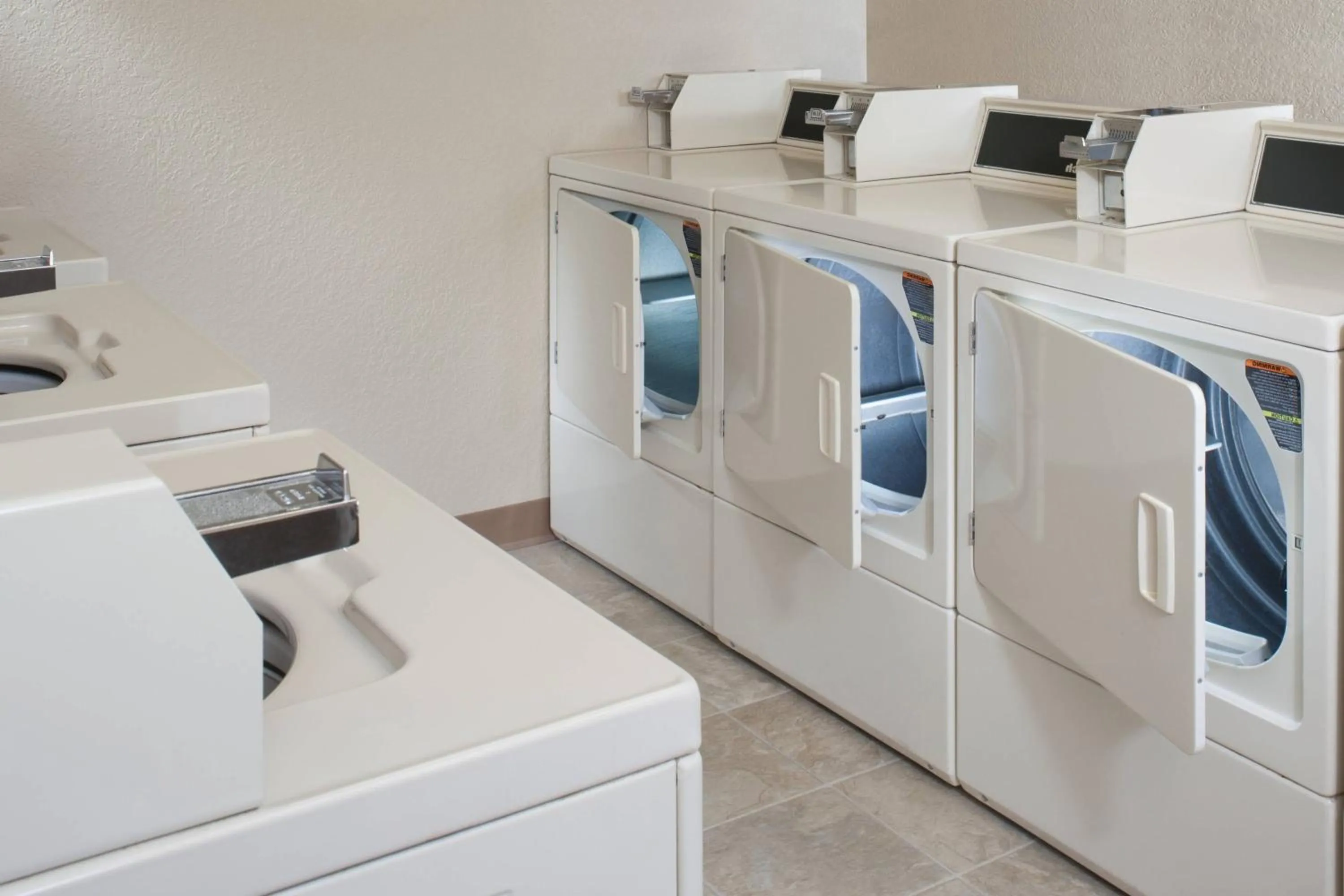 laundry in TownePlace Suites by Marriott Findlay